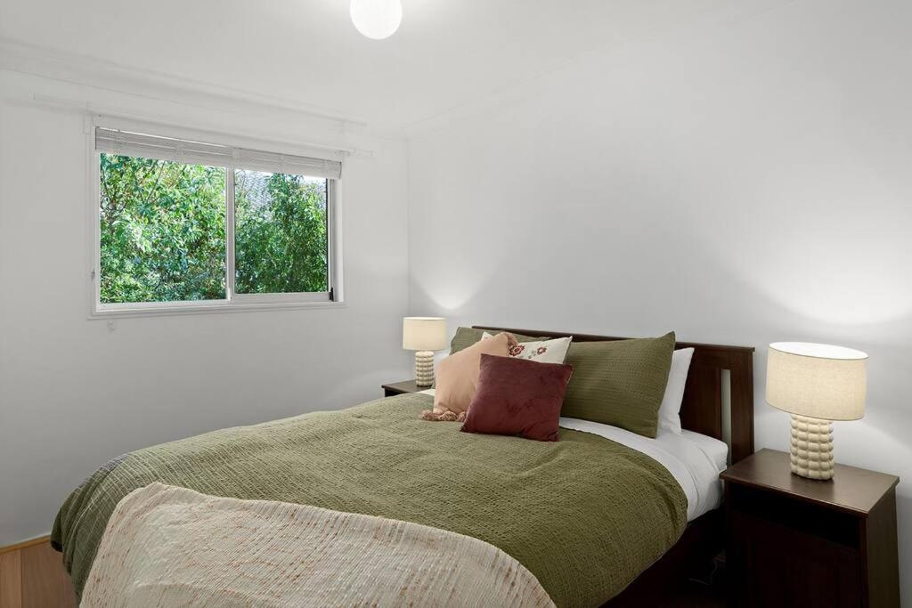 Three-Bedroom House photo 3