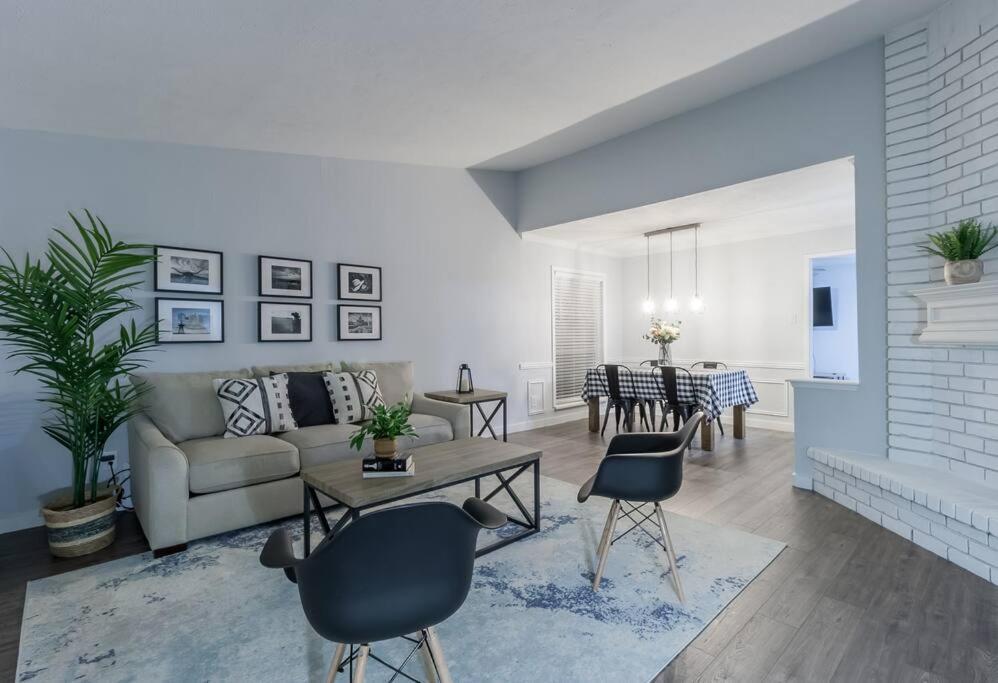 Three-Bedroom House photo 1