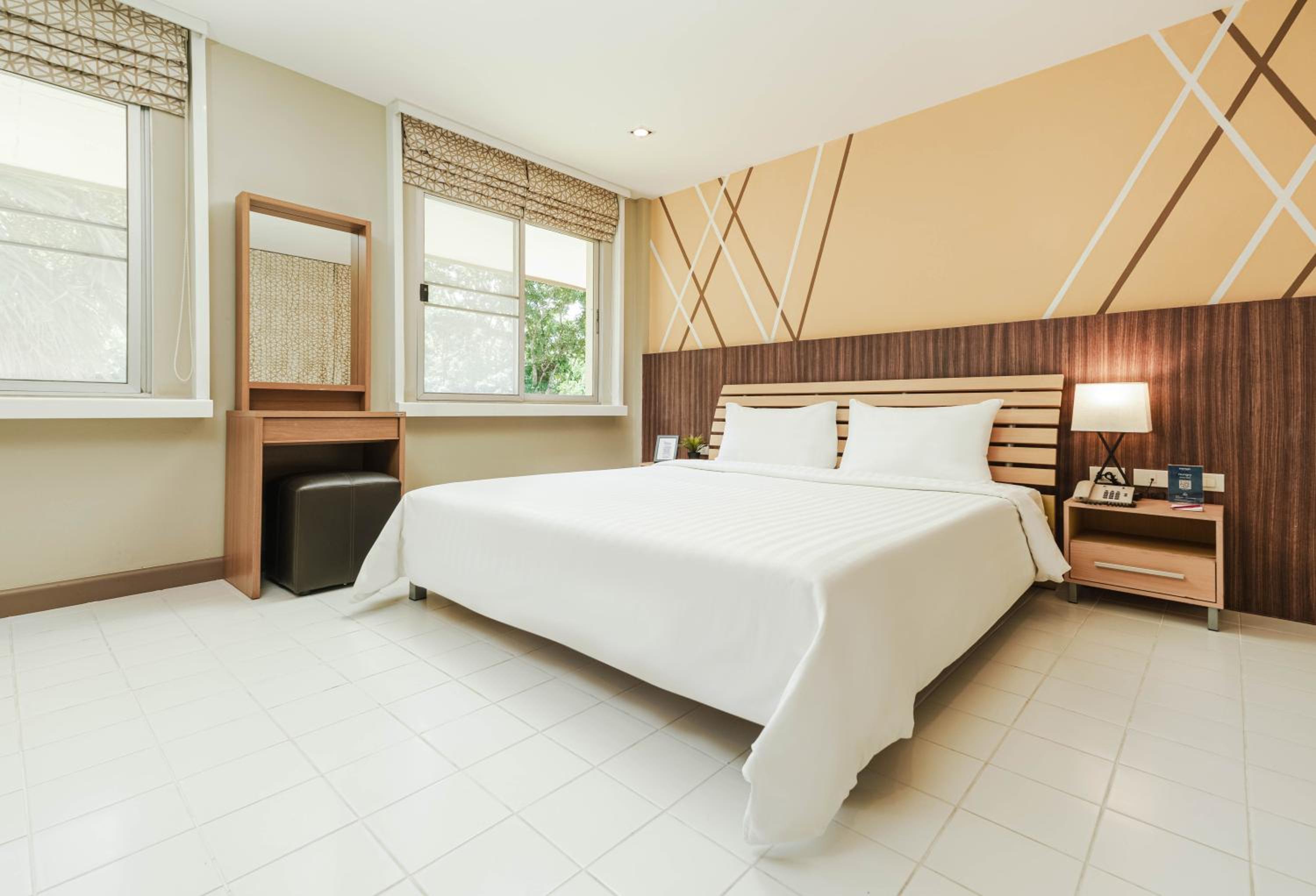 Premier One-Bedroom  photo 2
