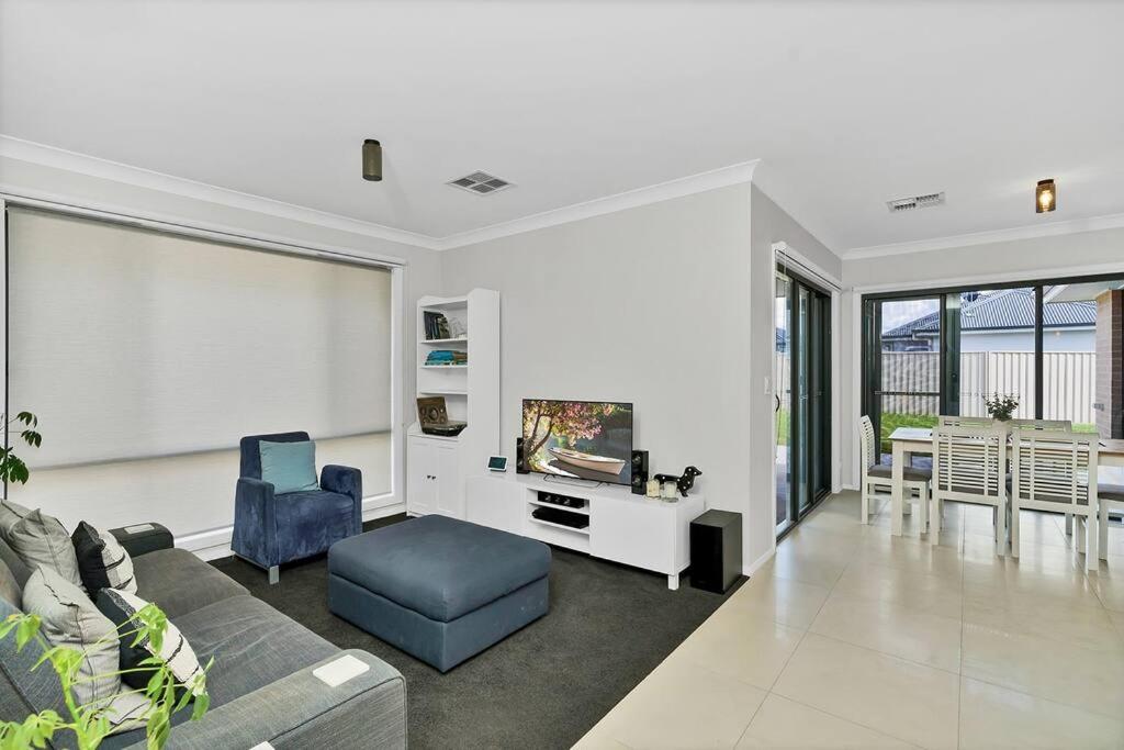 Three-Bedroom House photo 1