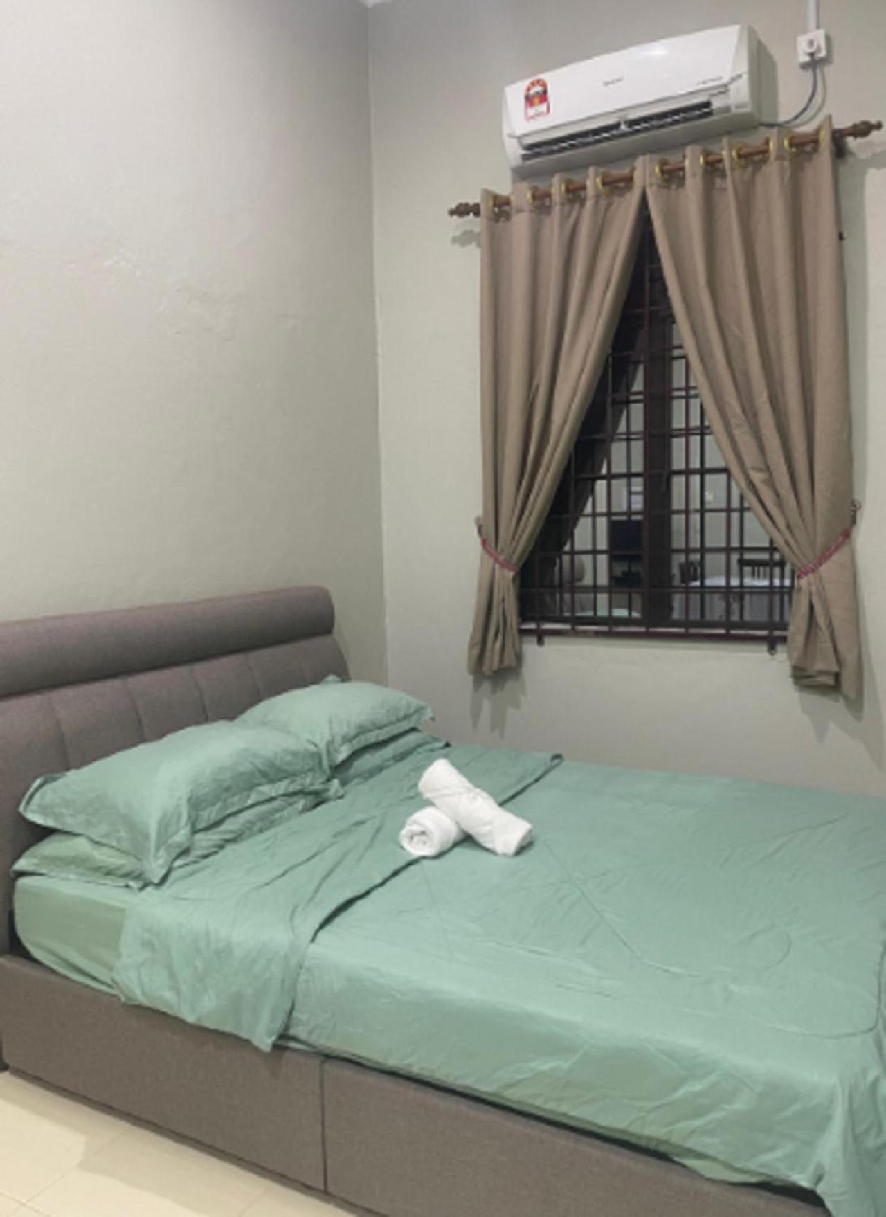 One-Bedroom House - Photo 9