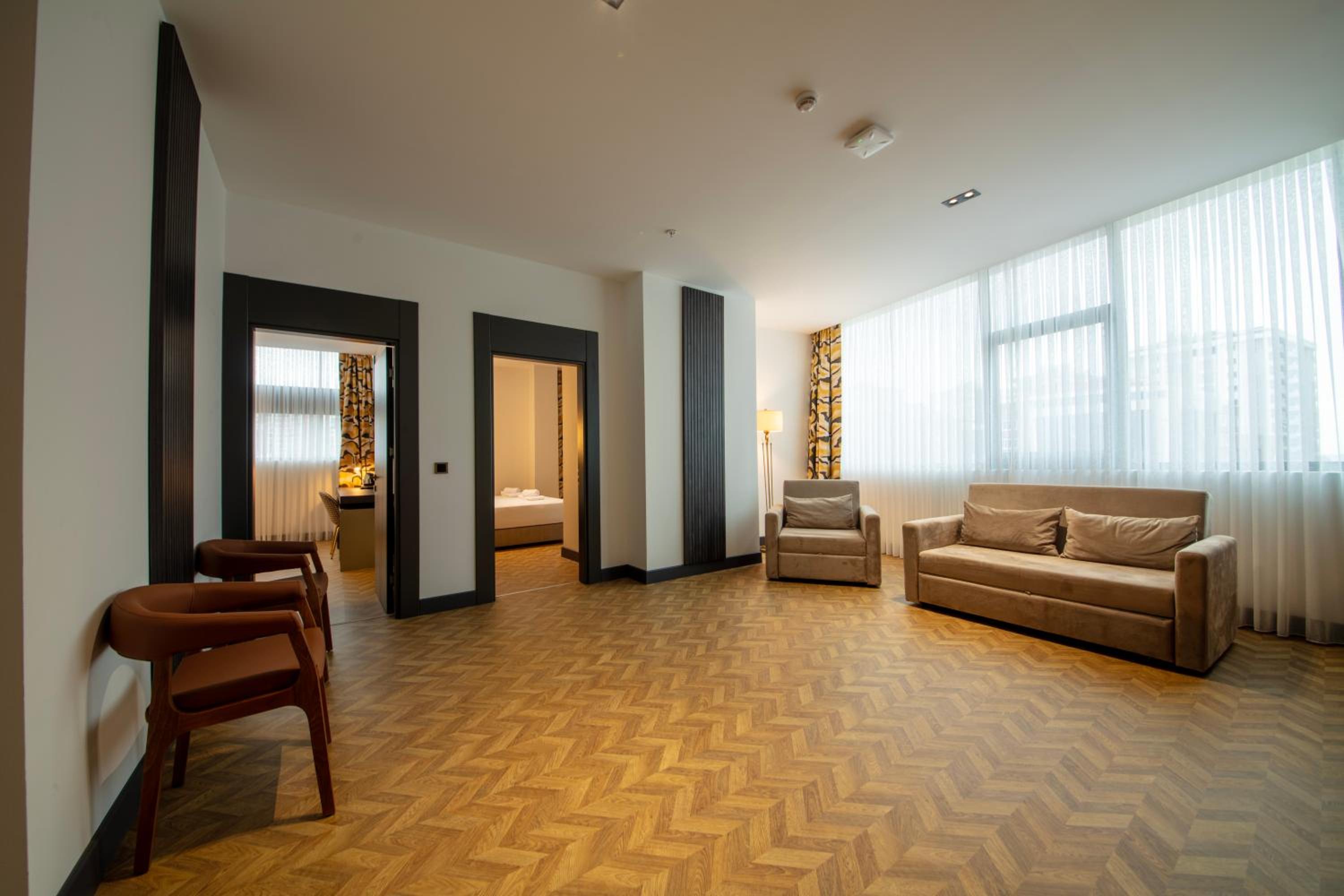 Two-Bedroom Suite - Photo 6