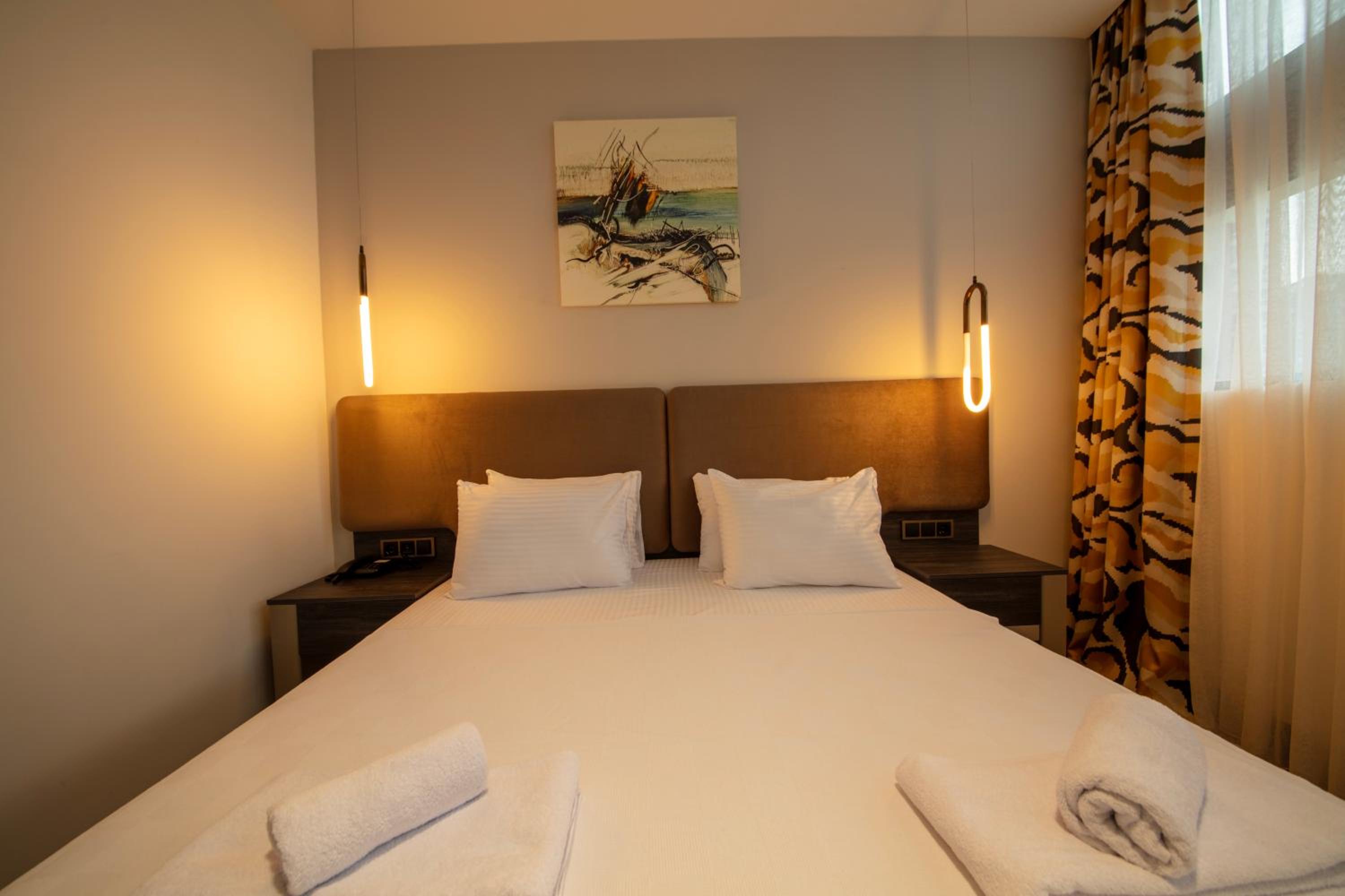 Two-Bedroom Suite - Photo 7