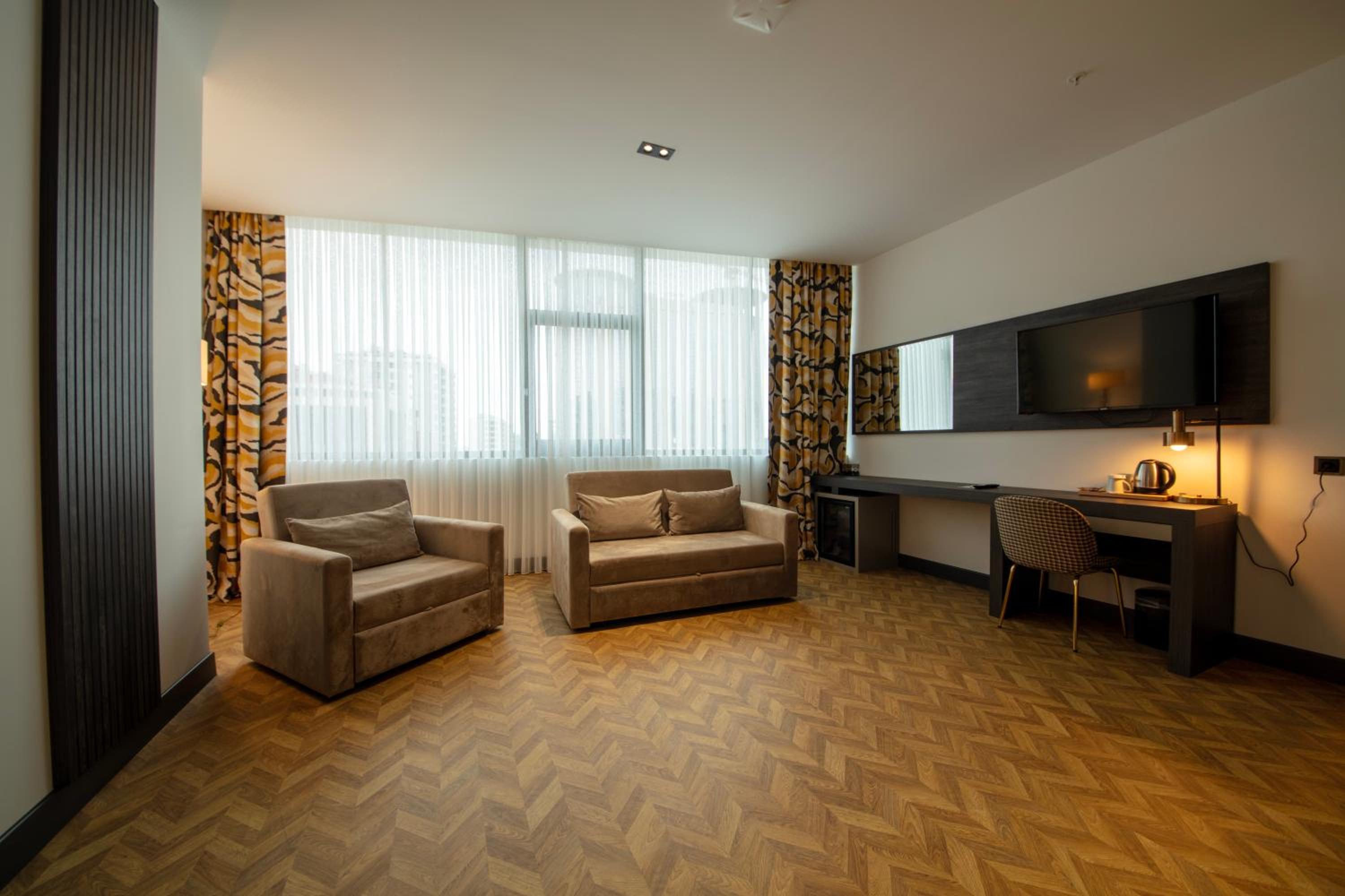 Two-Bedroom Suite - Photo 8
