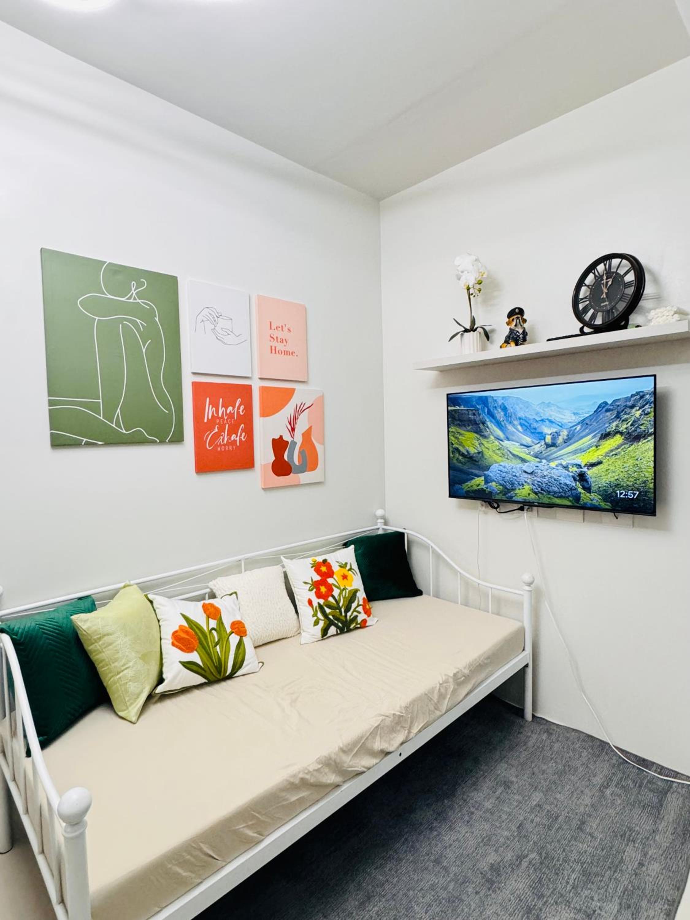 One-Bedroom Apartment photo 3