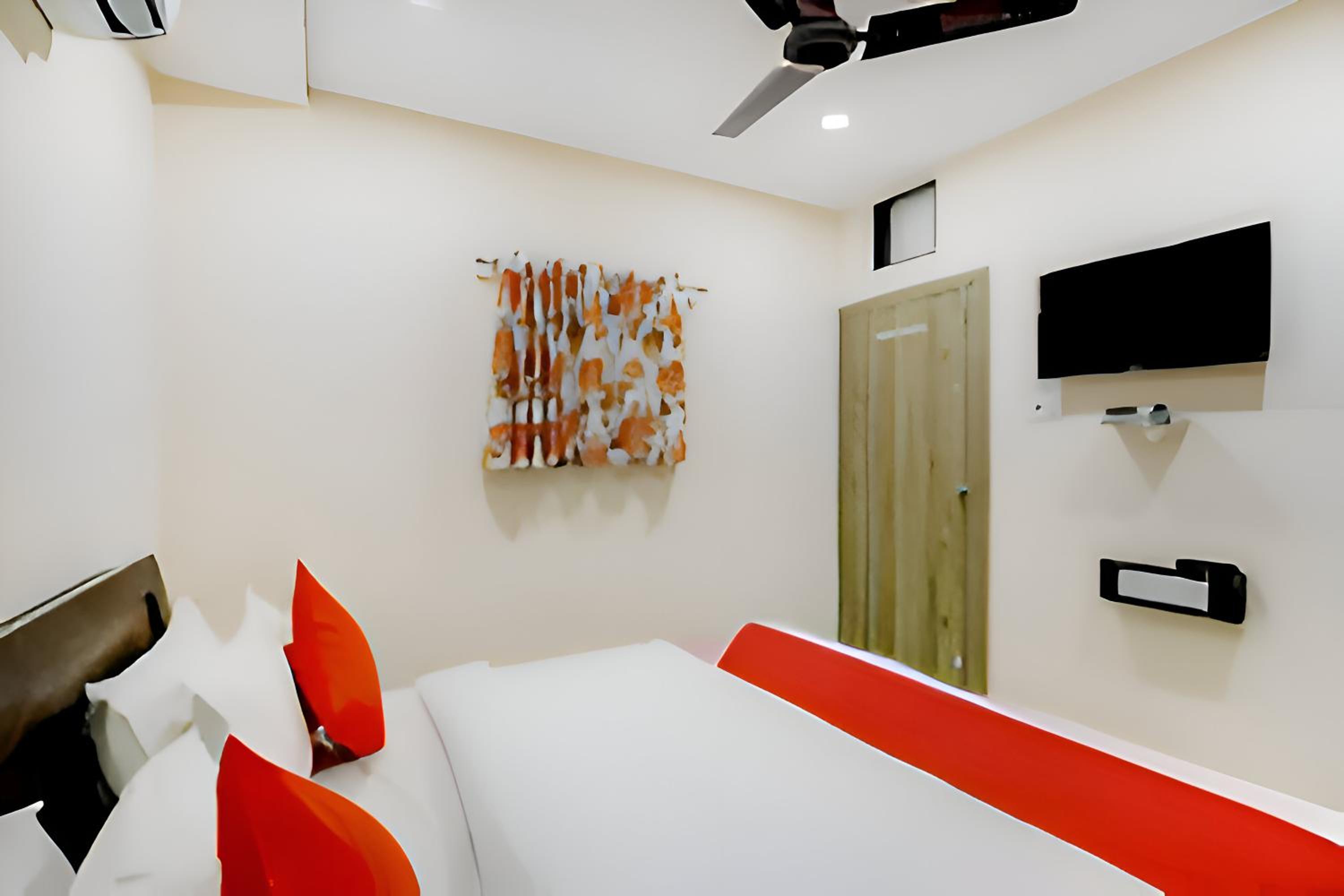Deluxe Room - Photo 3