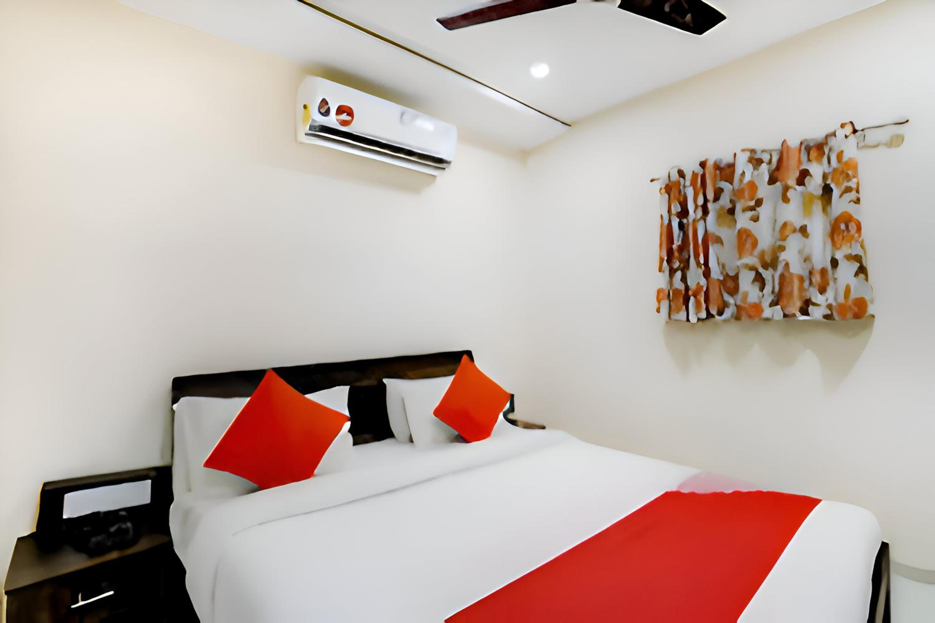 Deluxe Room - Photo 4