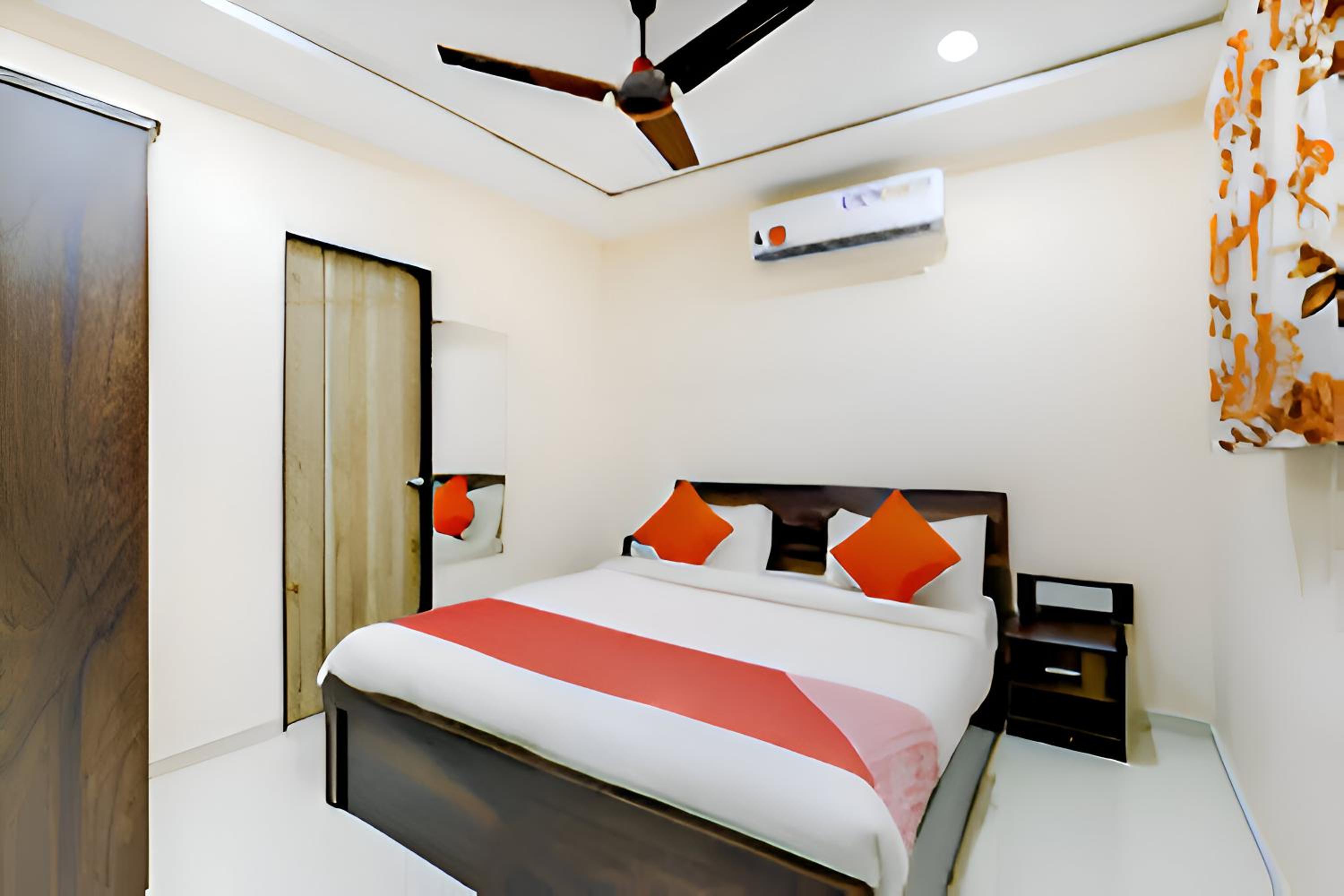Deluxe Room - Photo 5