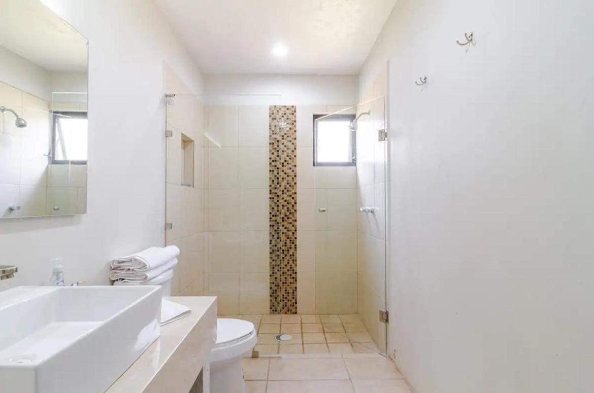 Seven-Bedroom House photo 2