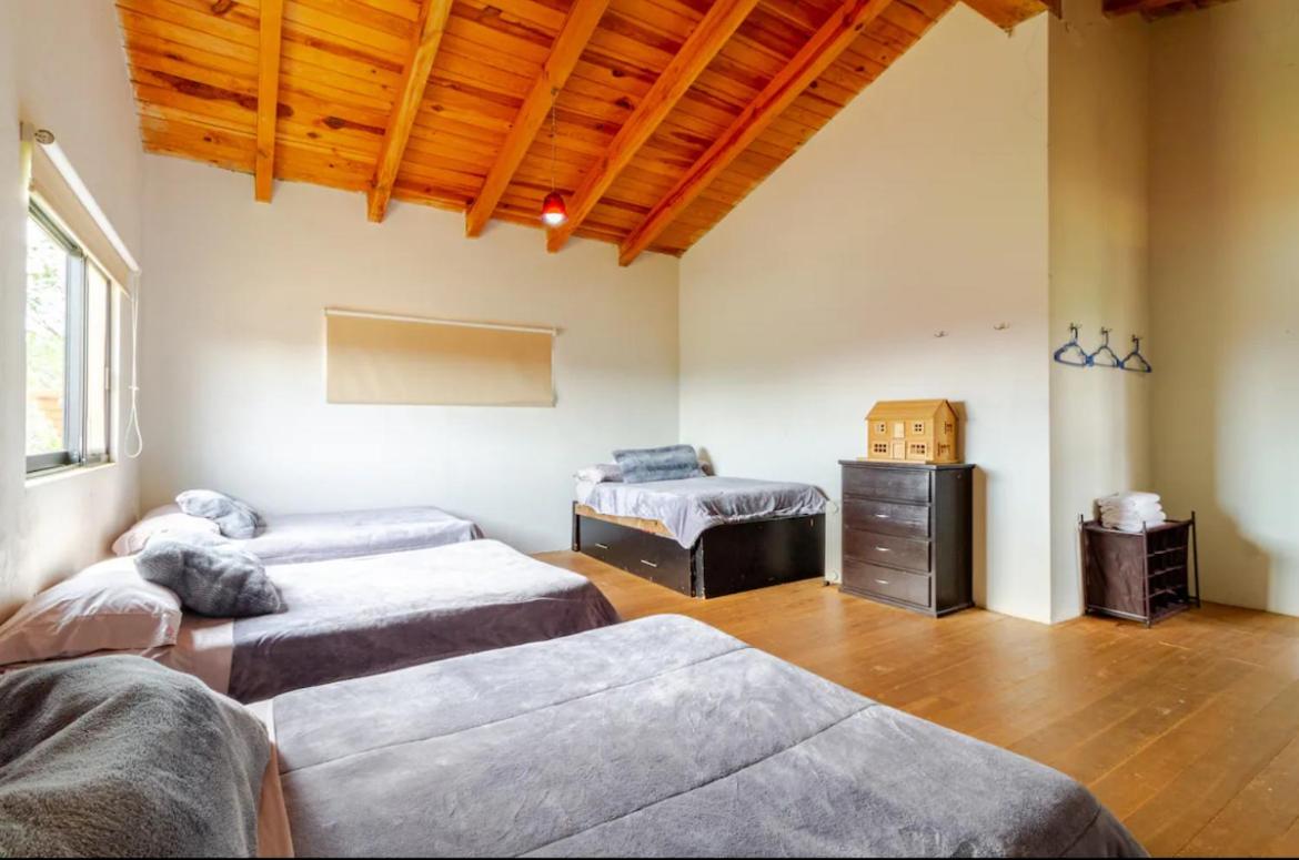 Seven-Bedroom House photo 1
