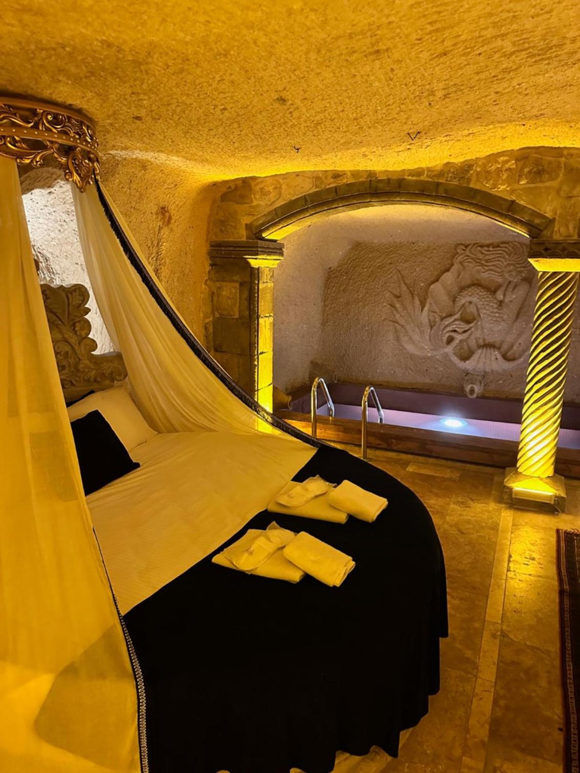 Luxury Cave with Private Pool