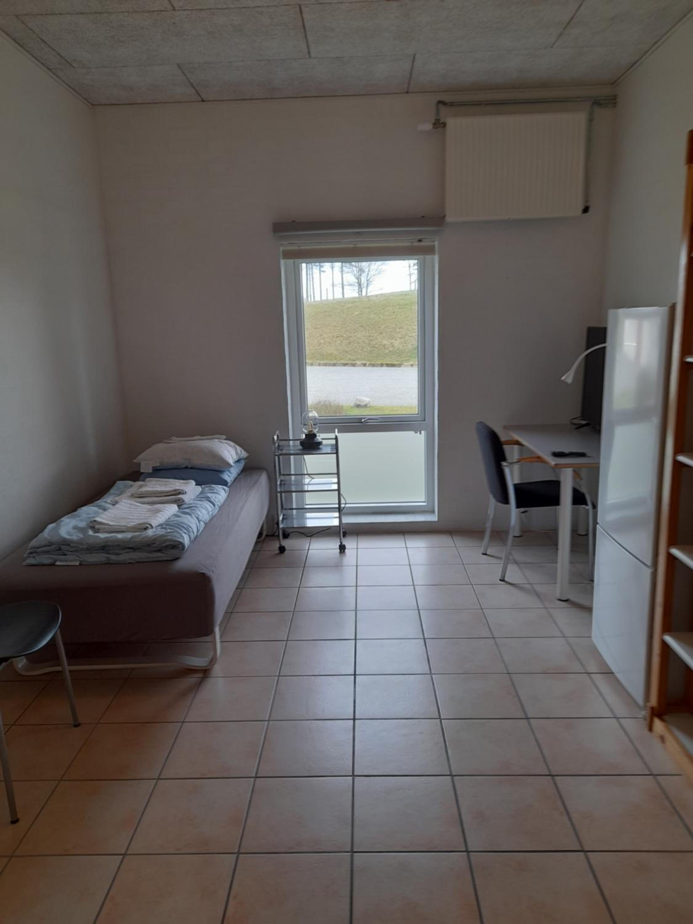 Single Room with Shared Bathroom photo 2