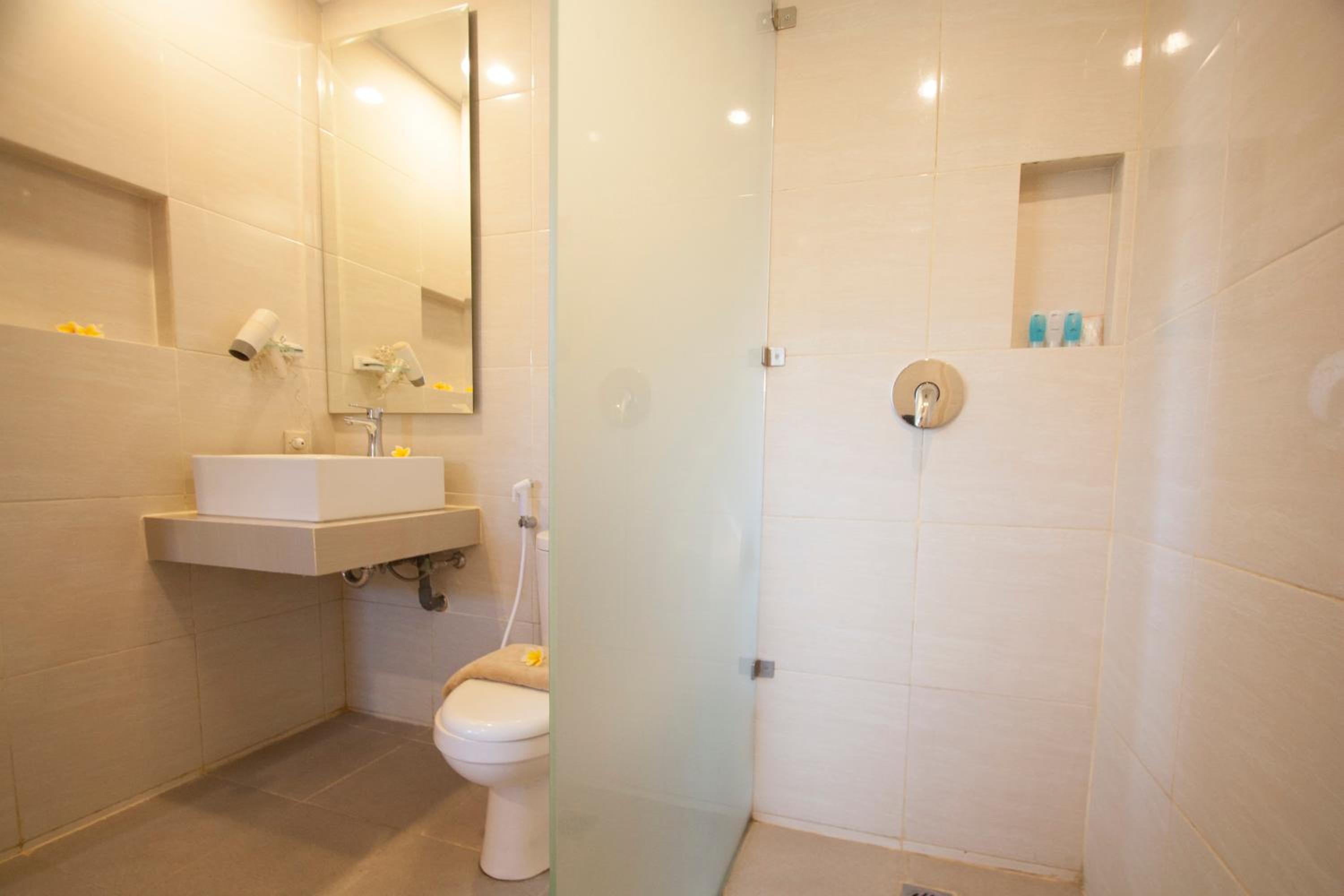 Standard Double or Twin Room - Photo 7