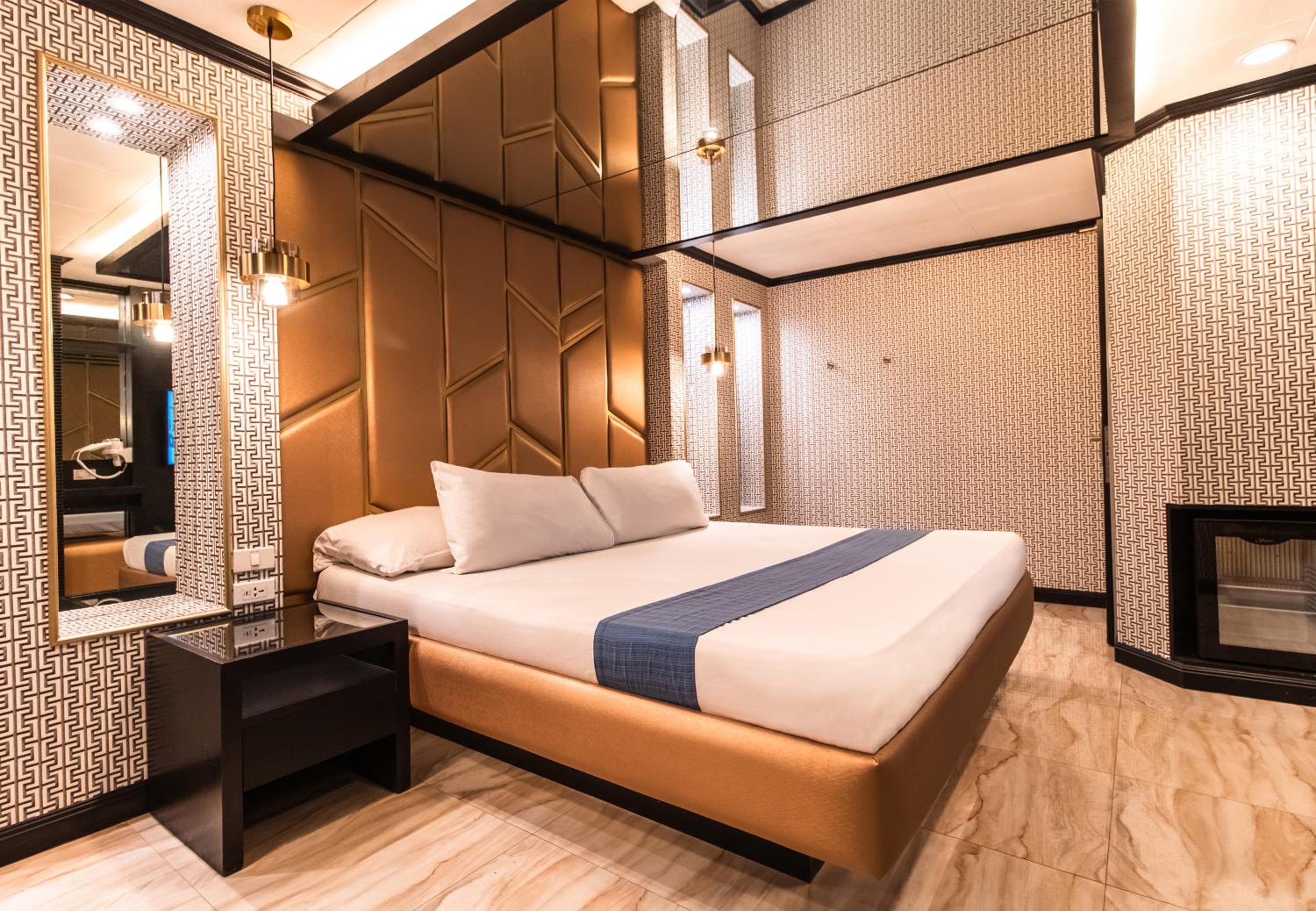 Suite - Photo 4
