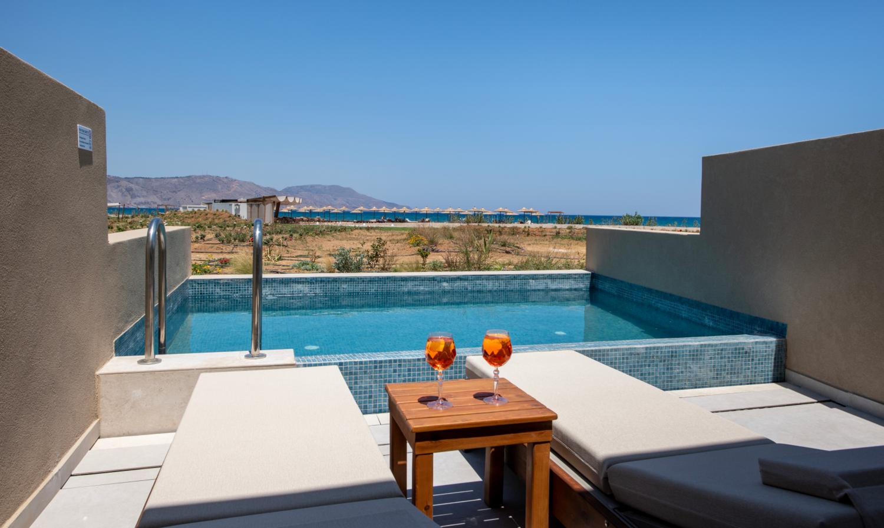 Premium Double Swim Up Sea View photo 2