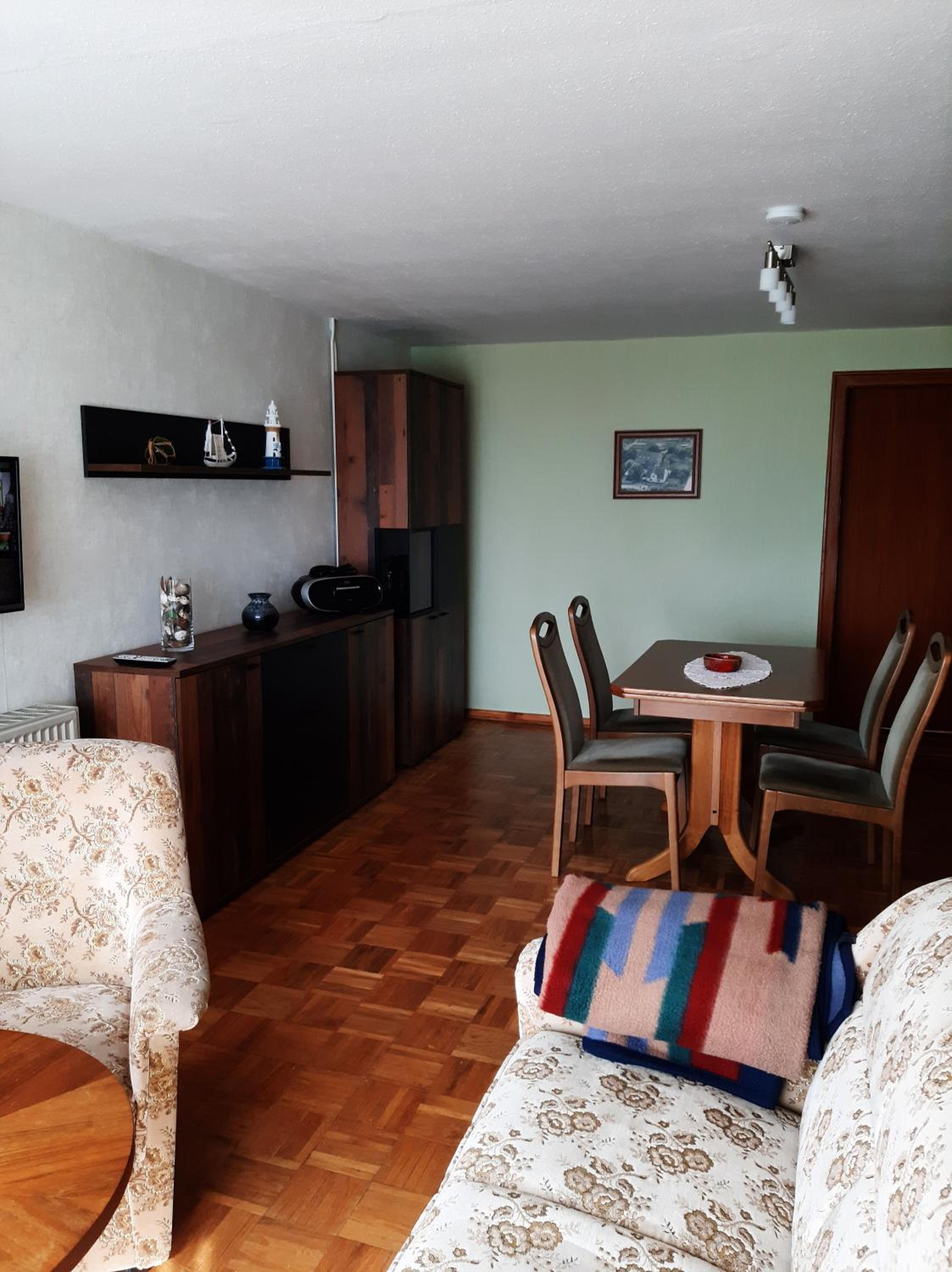 One-Bedroom Apartment with Terrace photo 3