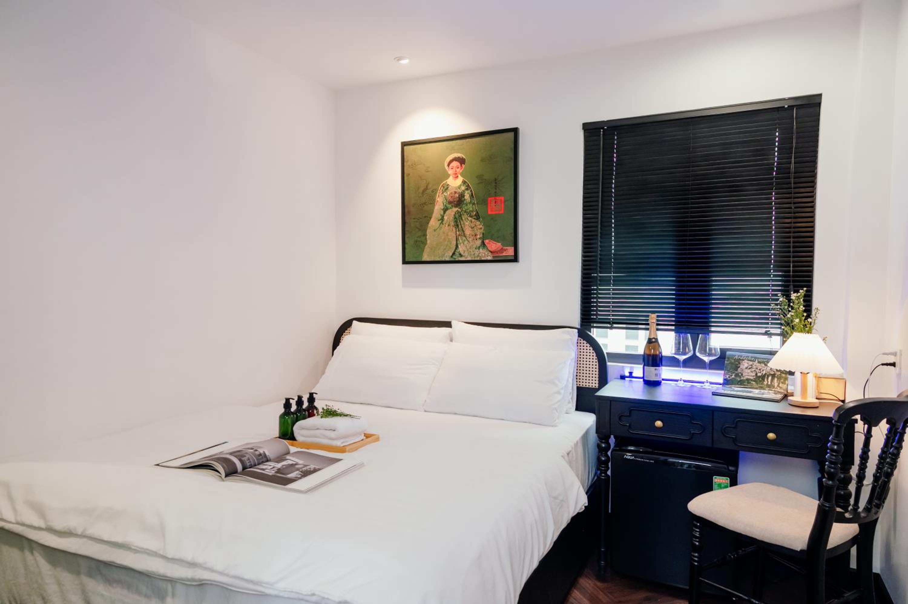 Standard Queen Room