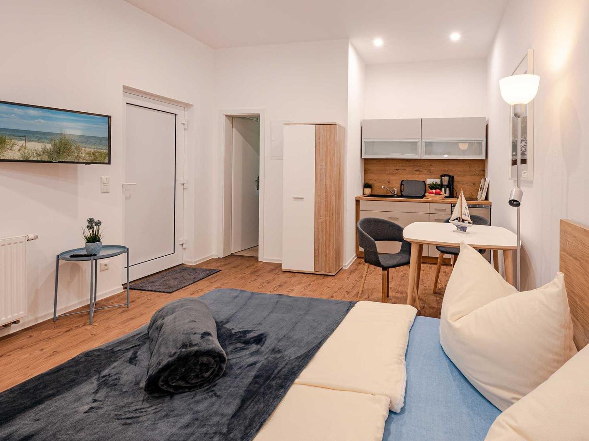 One-Bedroom Apartment with Terrace photo 1