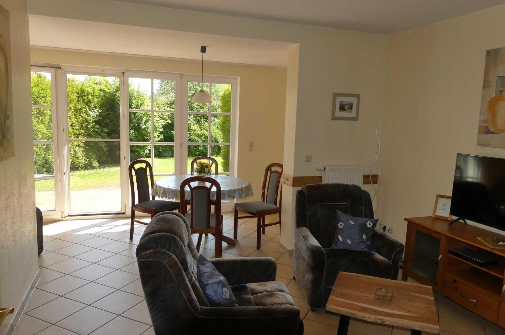 One-Bedroom Apartment with Terrace photo 1