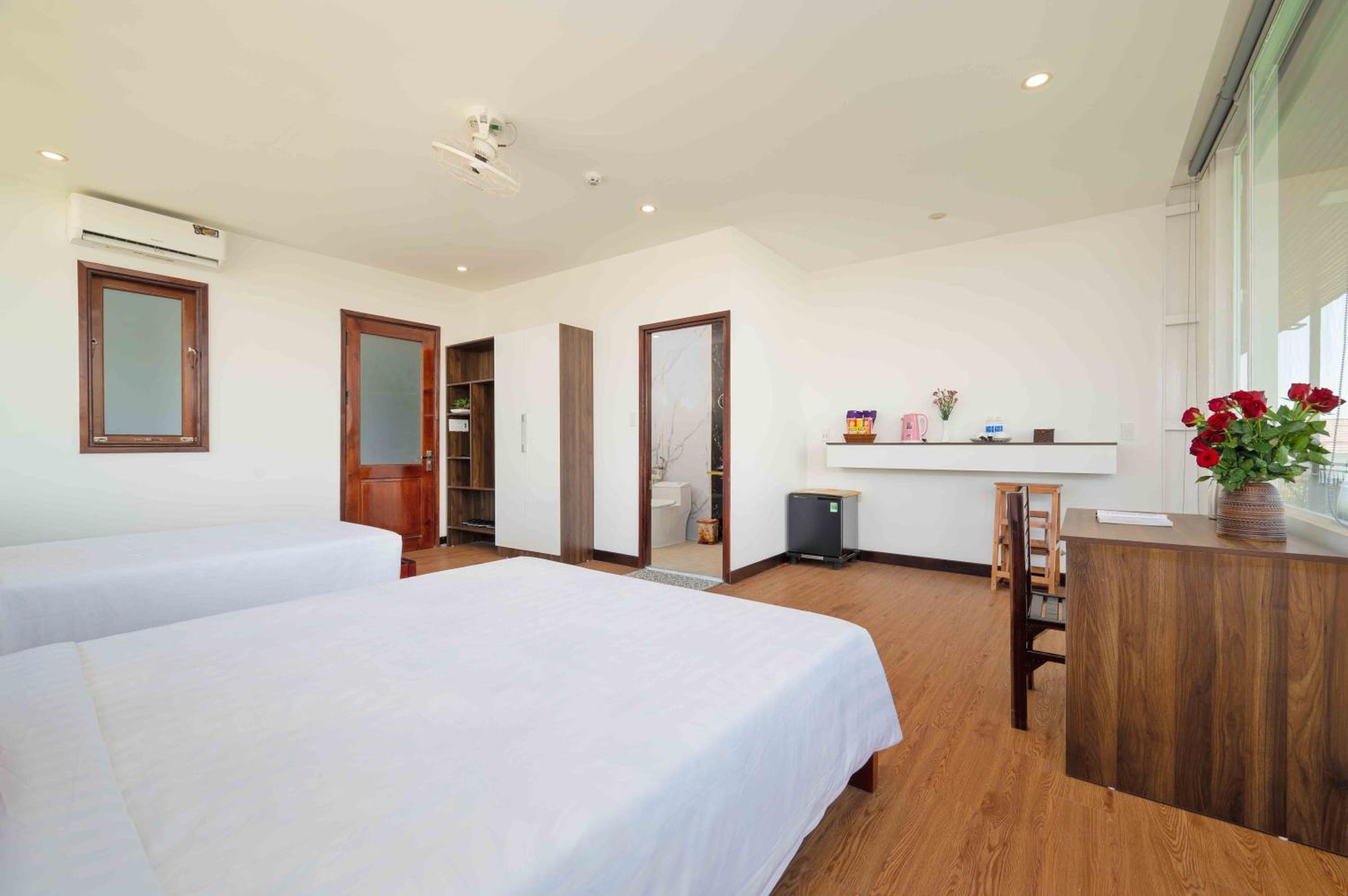 Standard Family Room - Photo 2