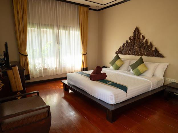 Deluxe Jacuzzi Villa - Photo 4