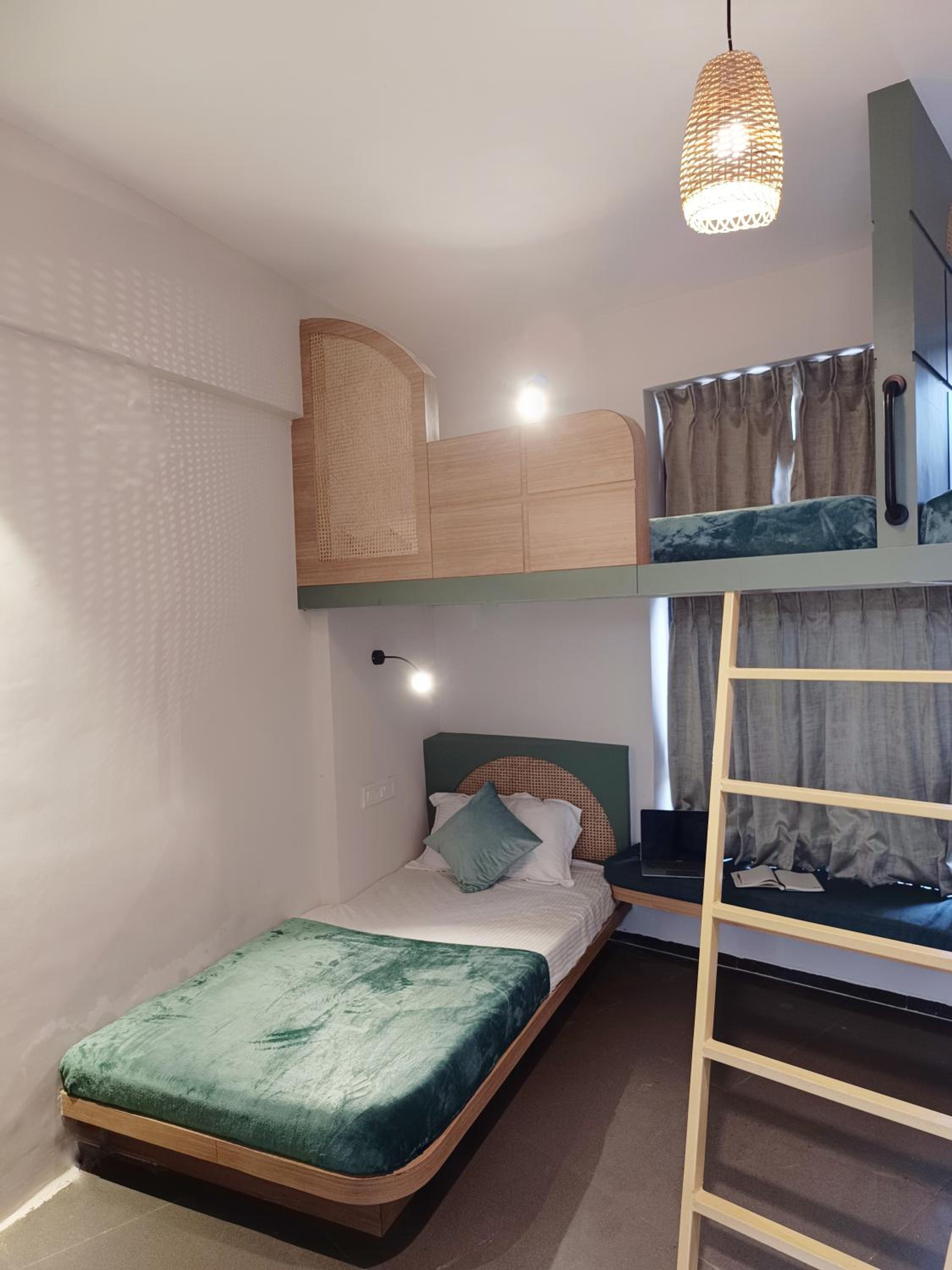 Bed in 4-Bed Female Dormitory Room photo 3