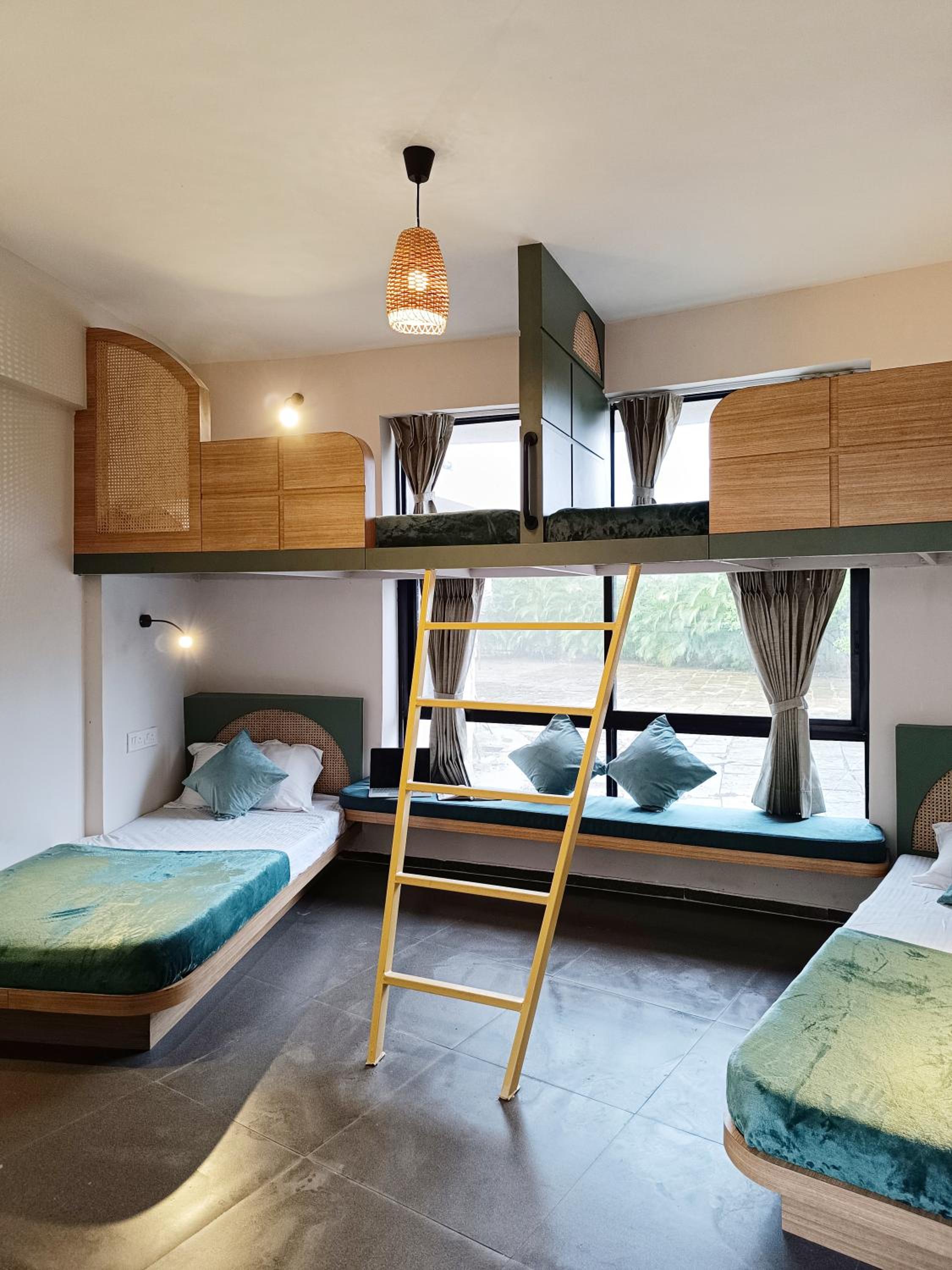 Bed in 4-Bed Female Dormitory Room photo 2