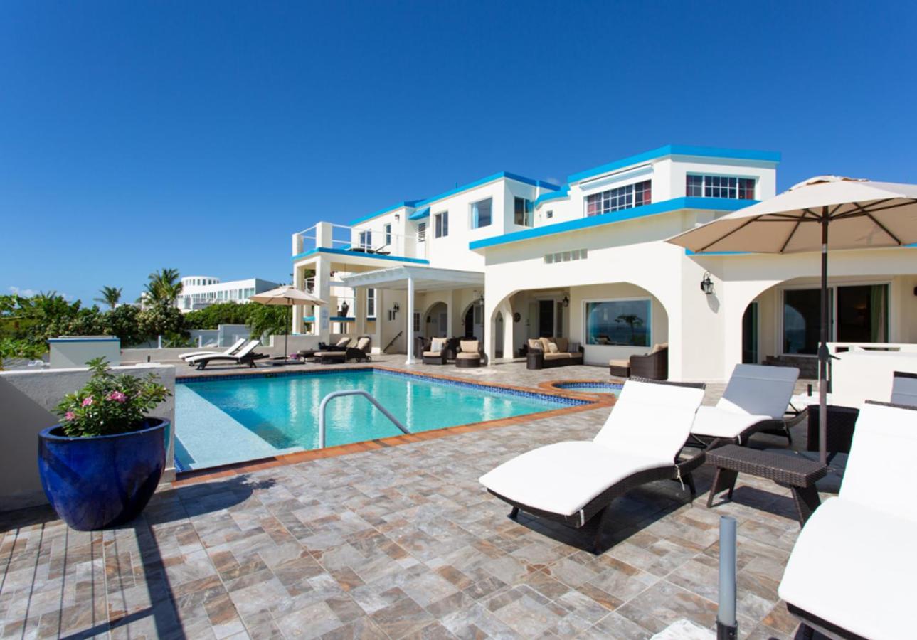 Villa photo 2