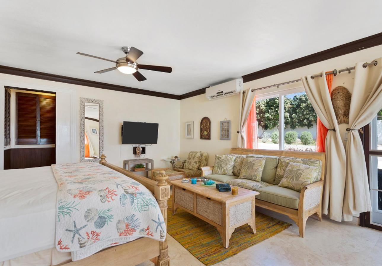 Villa photo 2