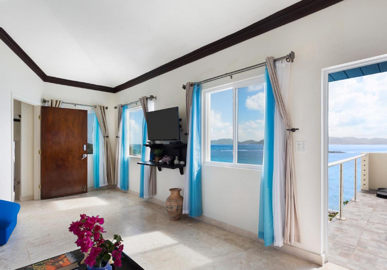 Villa photo 2