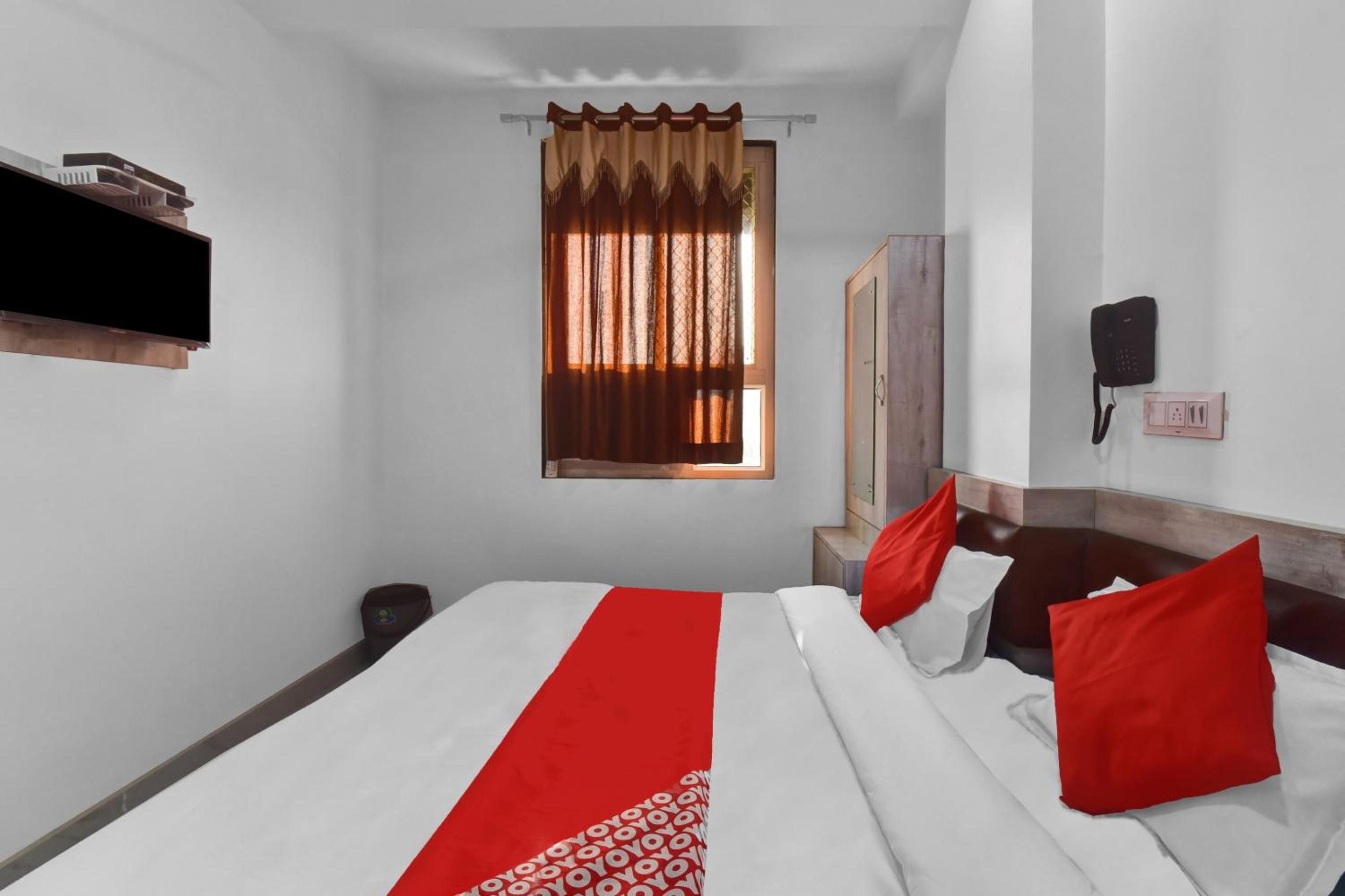 Deluxe Triple Room photo 2