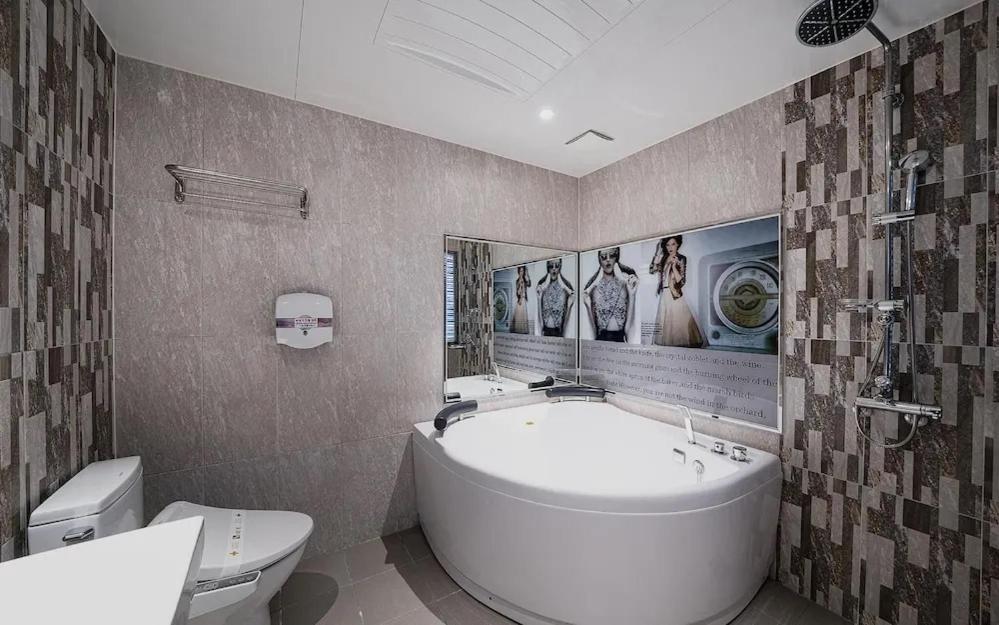 Double Room with Private Bathroom photo 2