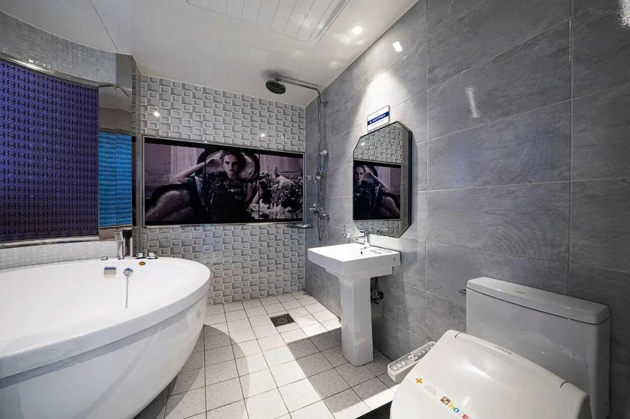 Superior King Room photo 2