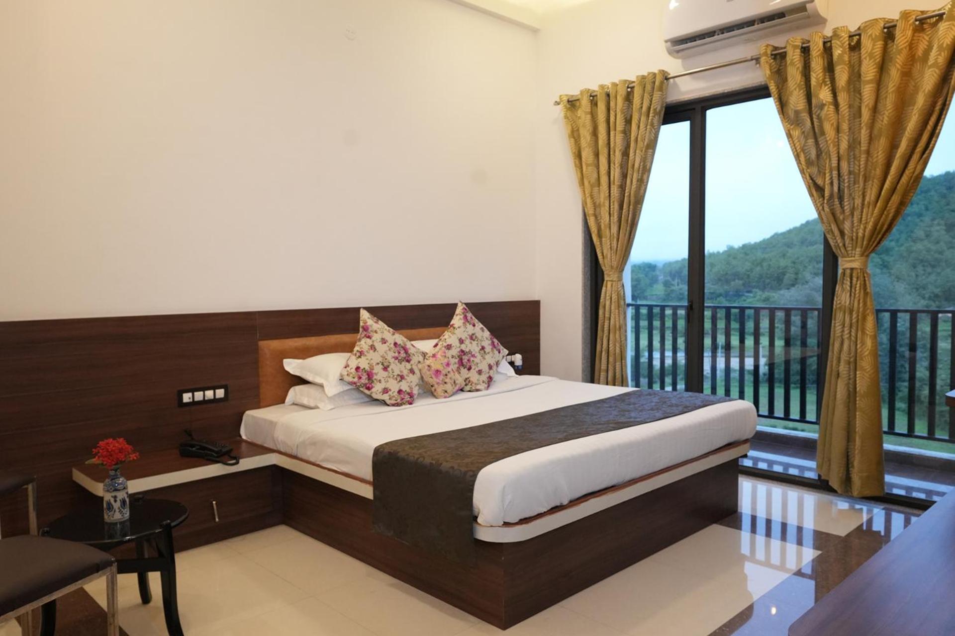 Superior Double or Twin Room - Photo 1