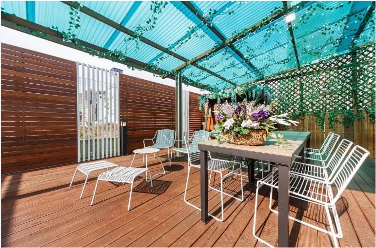 Family Suite with Balcony photo 2