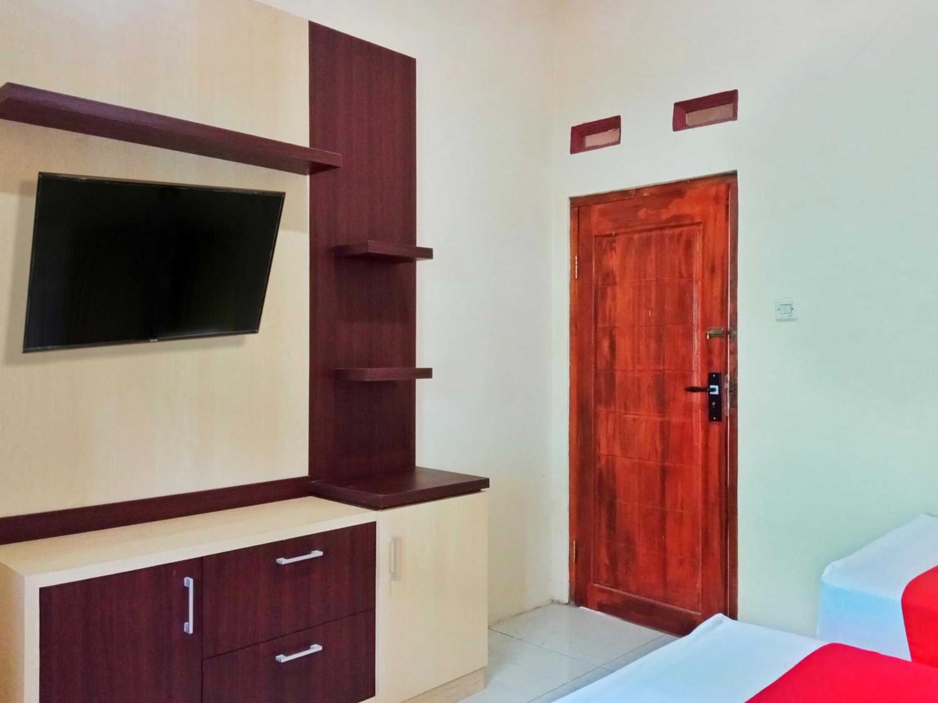 Standard Twin Room - Photo 4