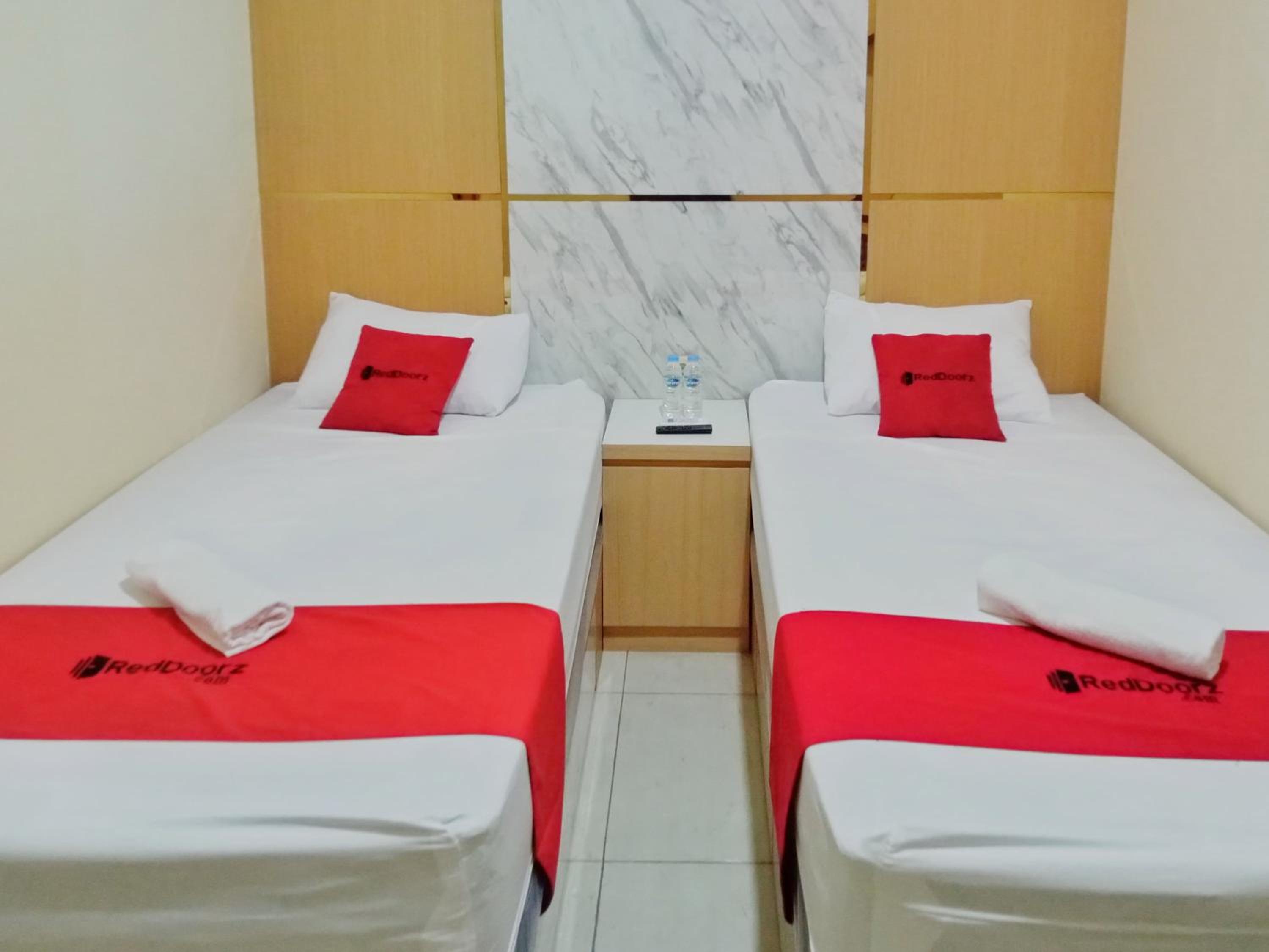 Standard Twin Room - Photo 5