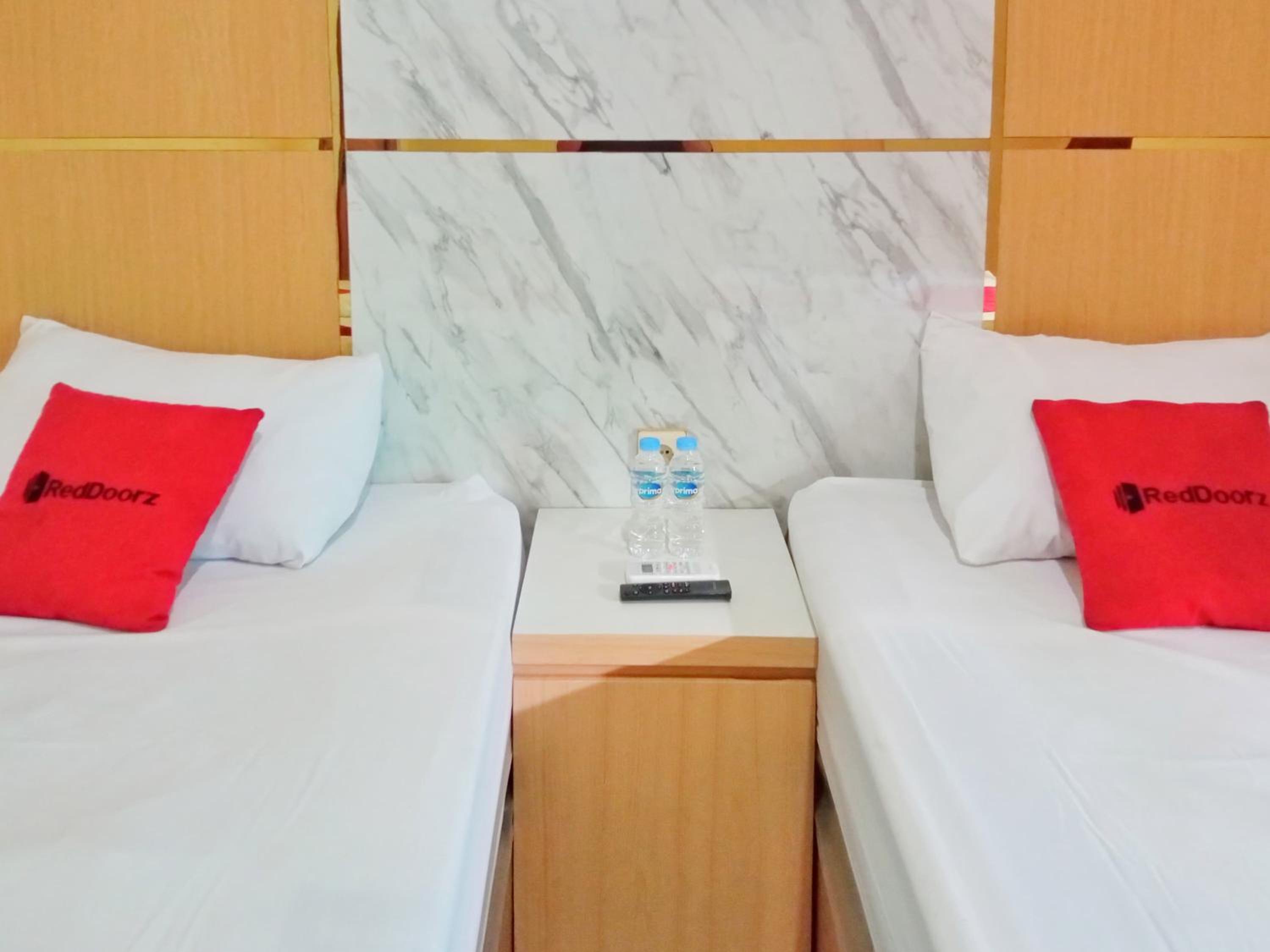 Standard Twin Room - Photo 7