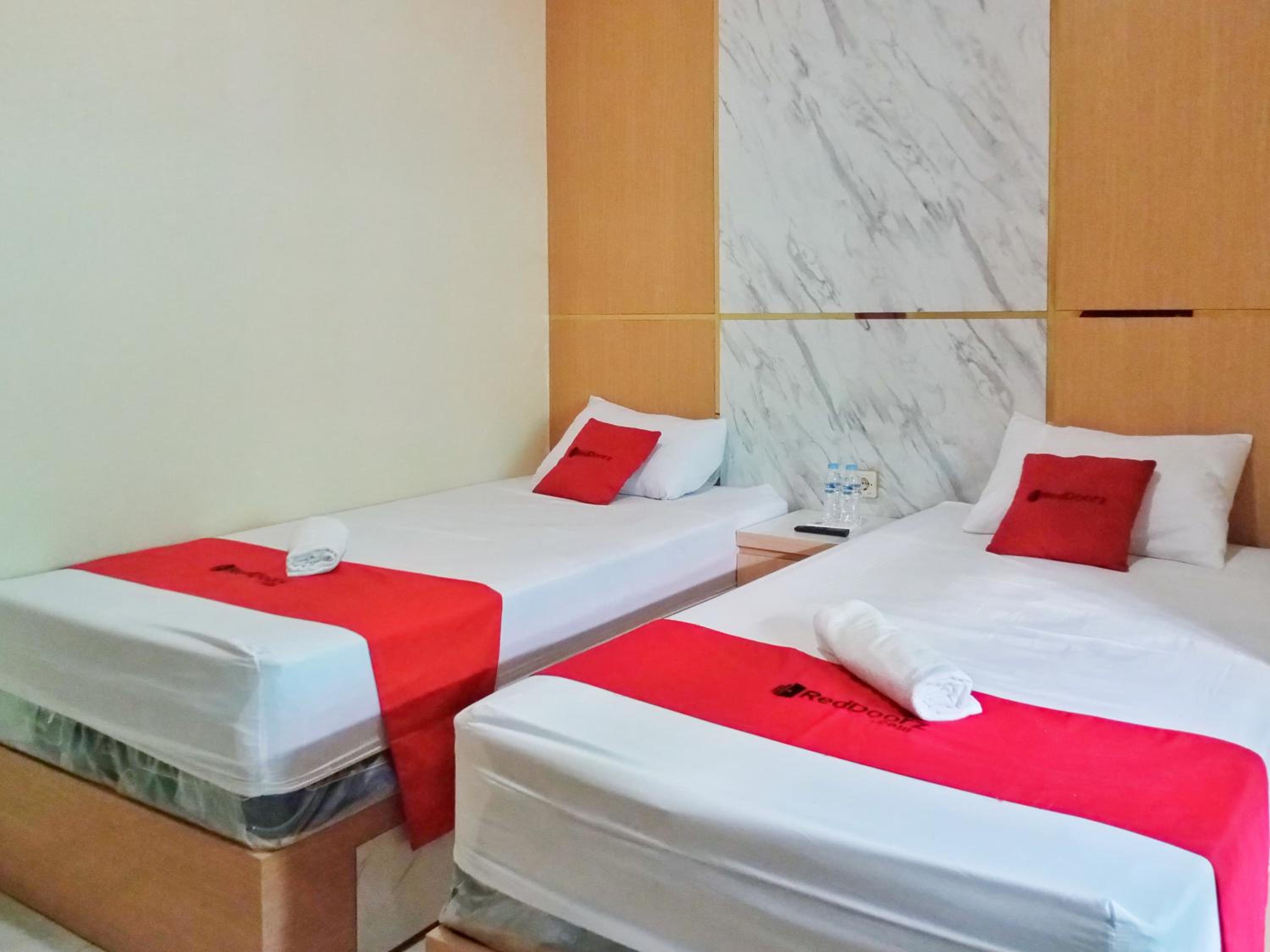 Standard Twin Room - Photo 8