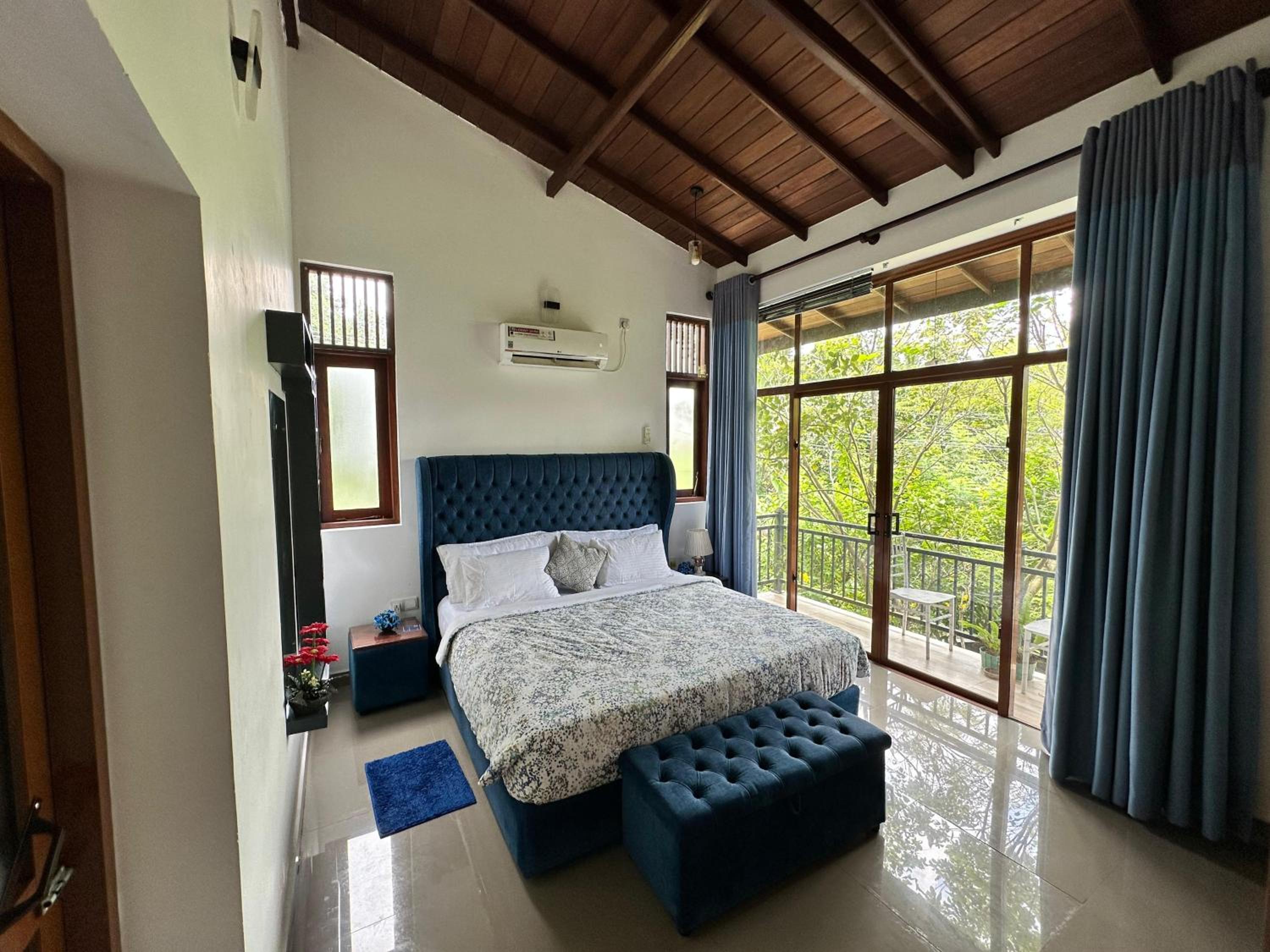 King Room with Balcony