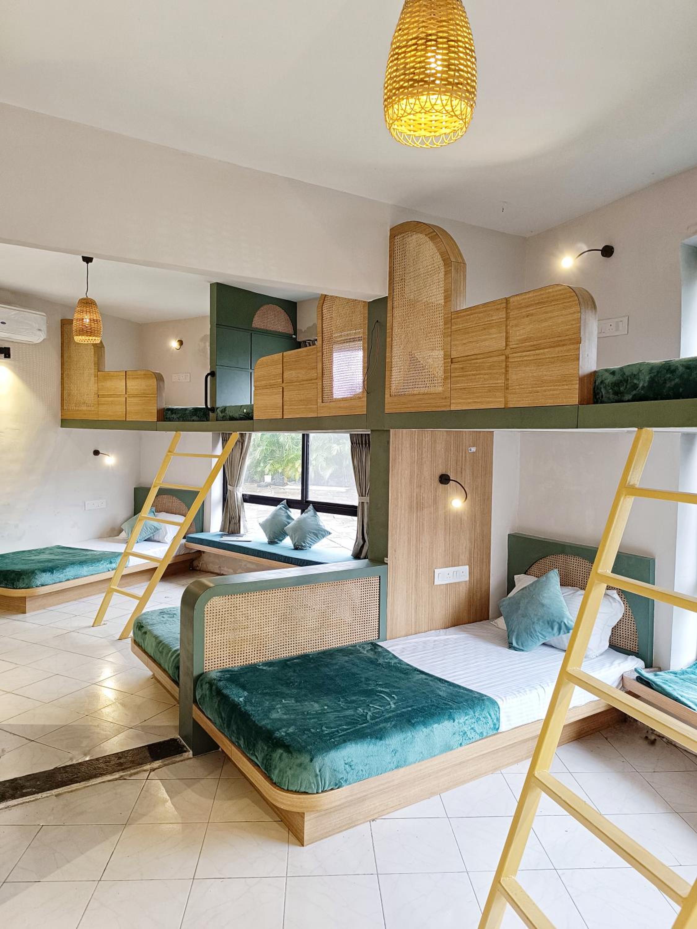Bed in 8-Bed Mixed Dormitory Room photo 1