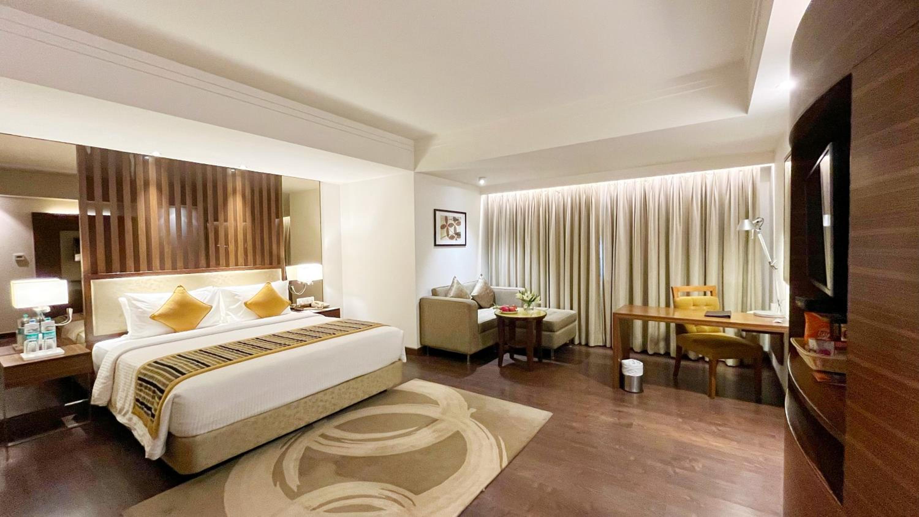 Junior Suite 1 Double Bed (1+1 on IMFL, 2Pcs Laundry Free) - Photo 2