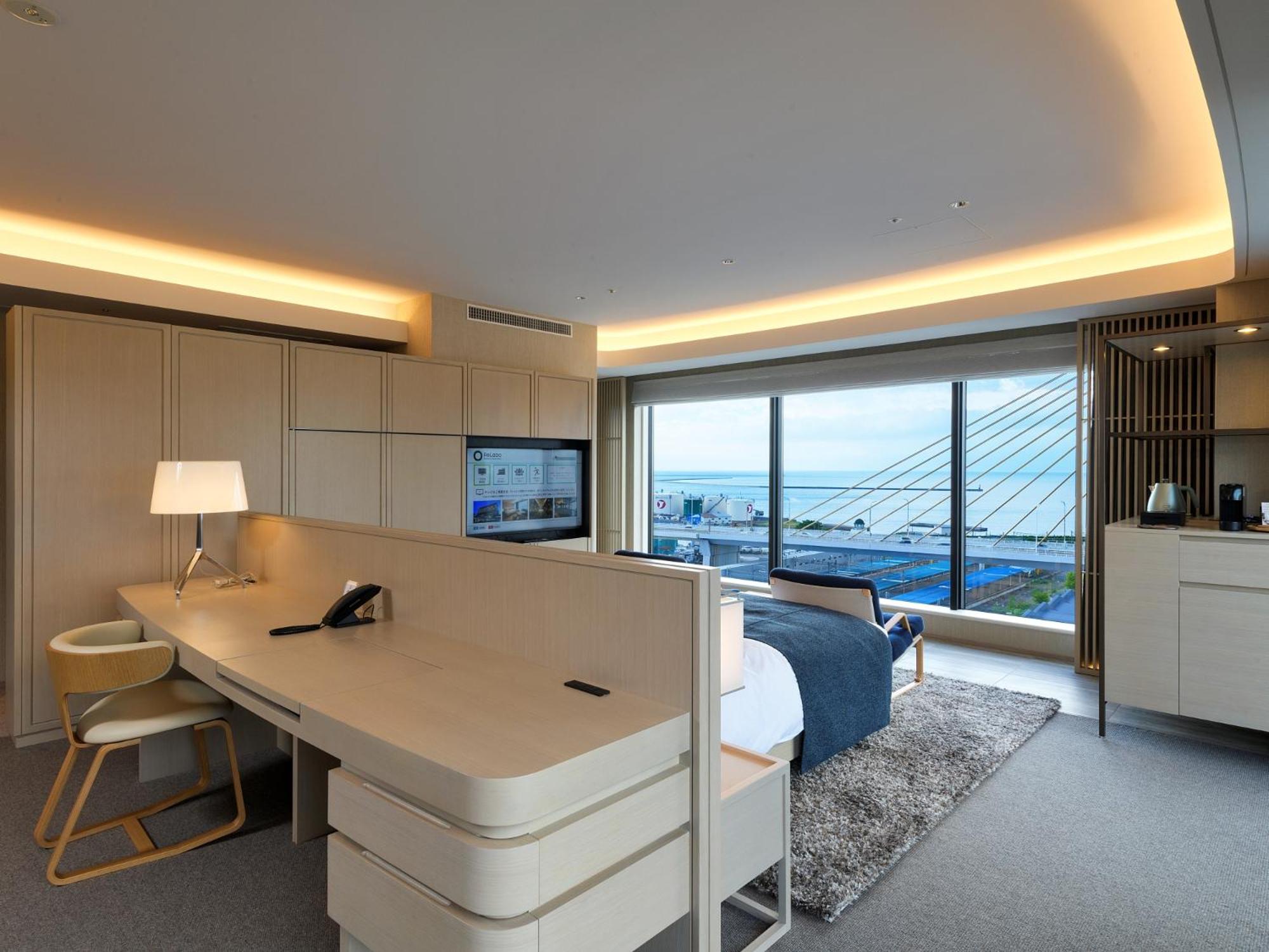 Emperor Suite Ocean View - Photo 16