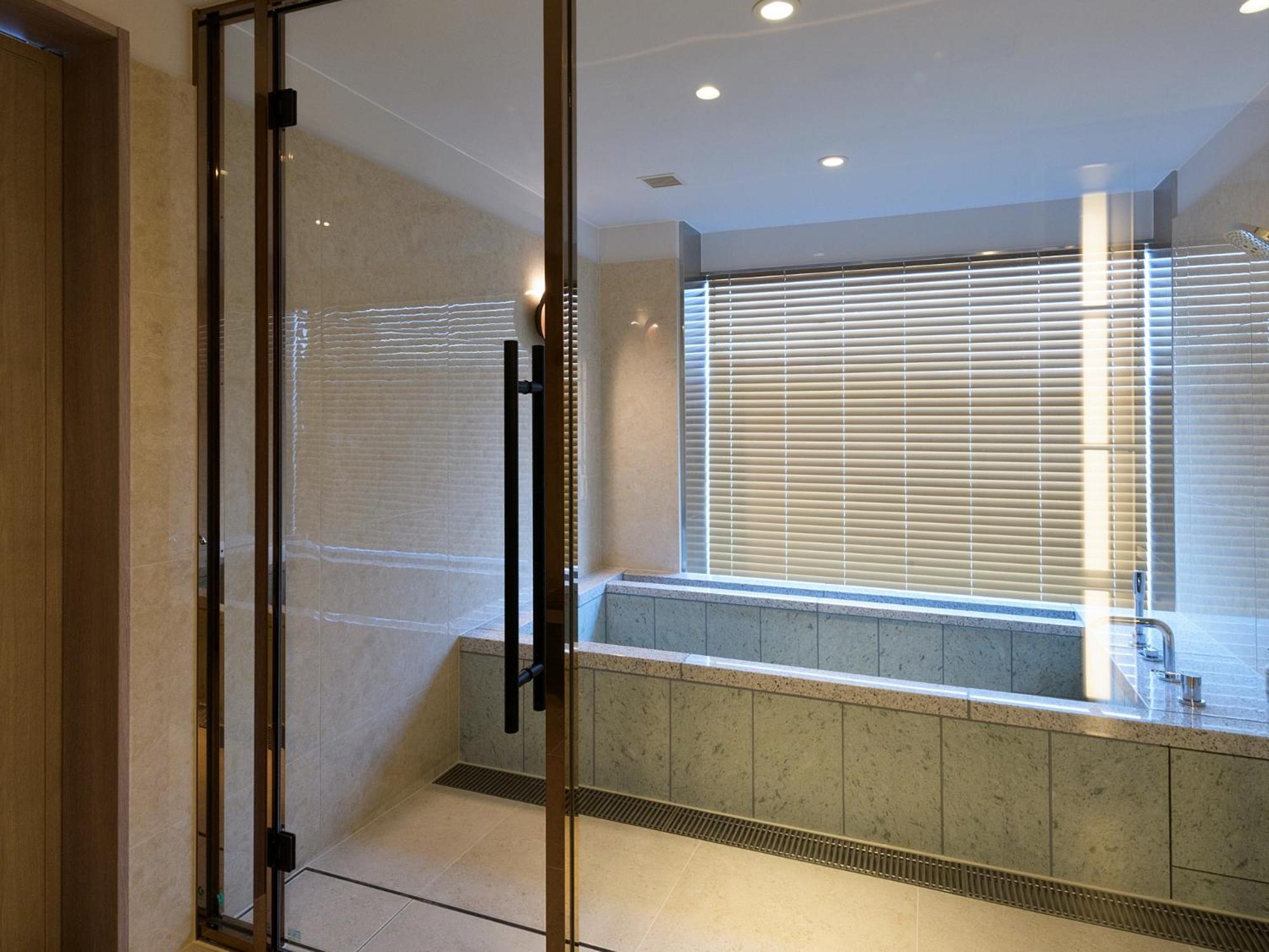 Emperor Suite Ocean View - Photo 2