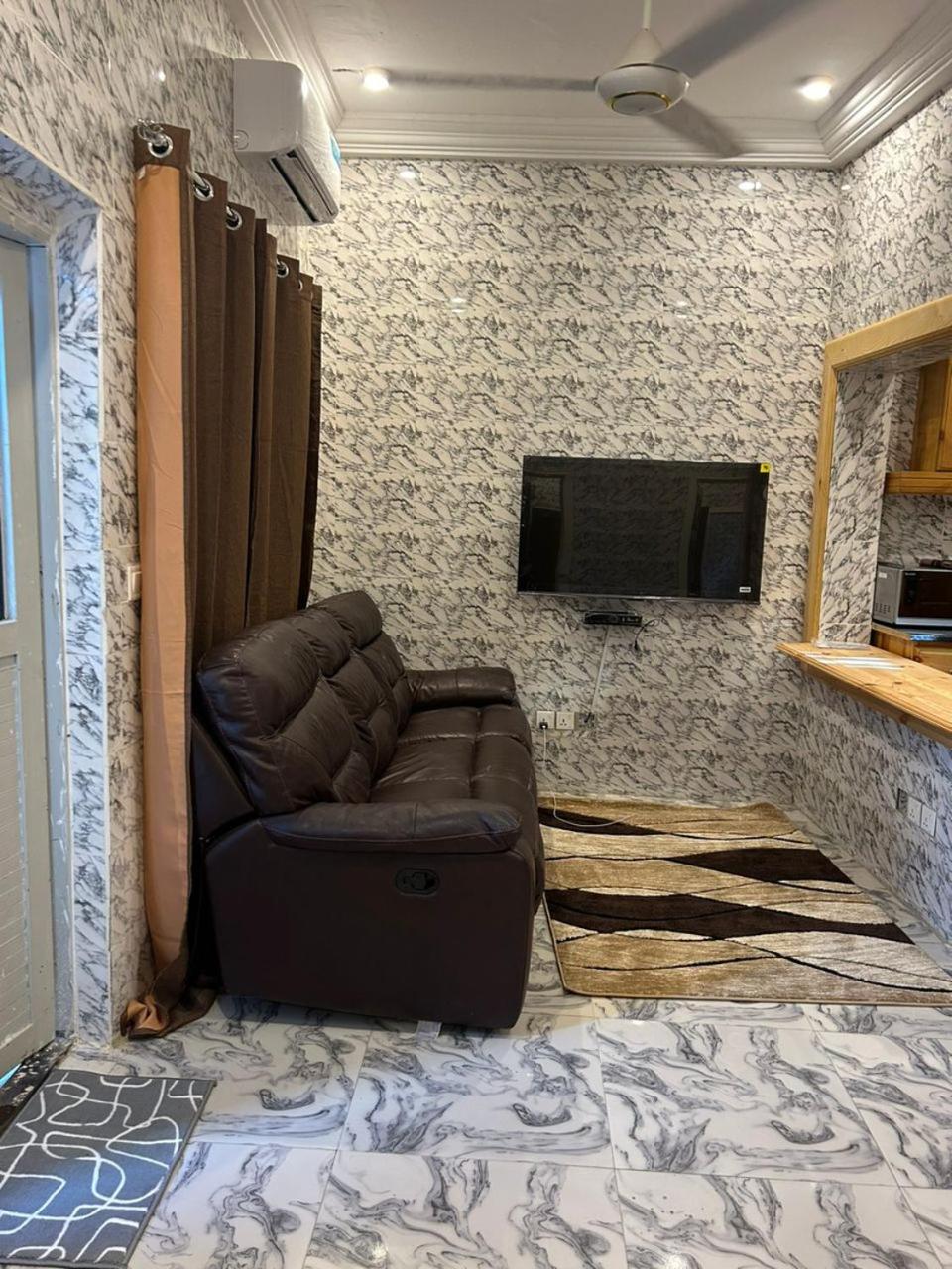 One-Bedroom Apartment photo 3