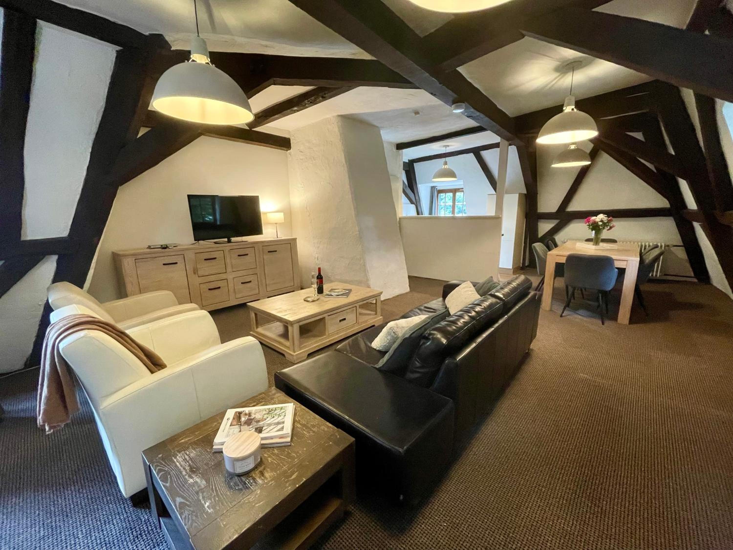 Three-Bedroom Apartment -Simmerath photo 2