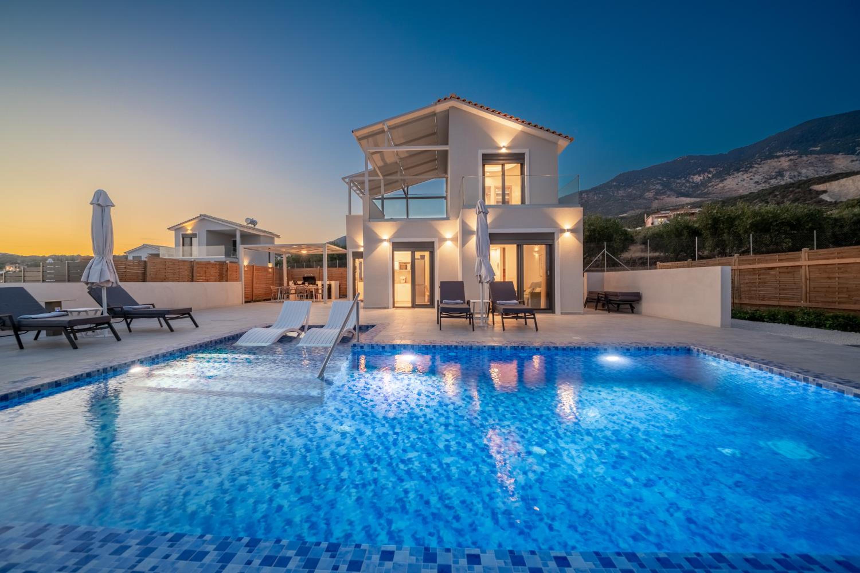 Villa with Private Pool photo 3