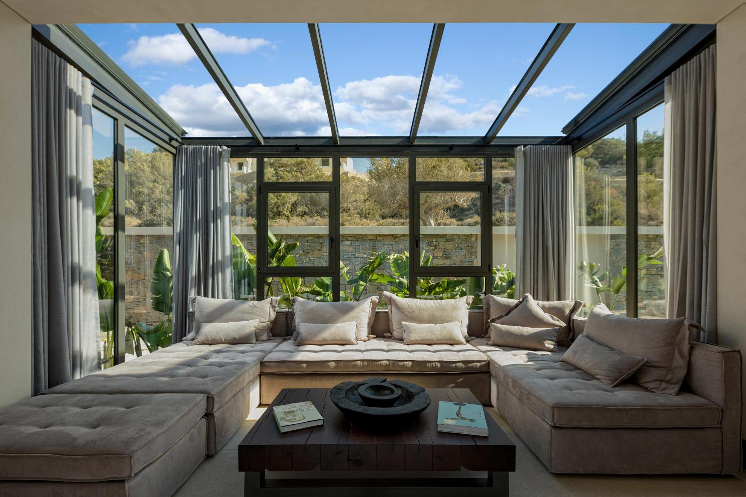 Grand Sea-View Residence