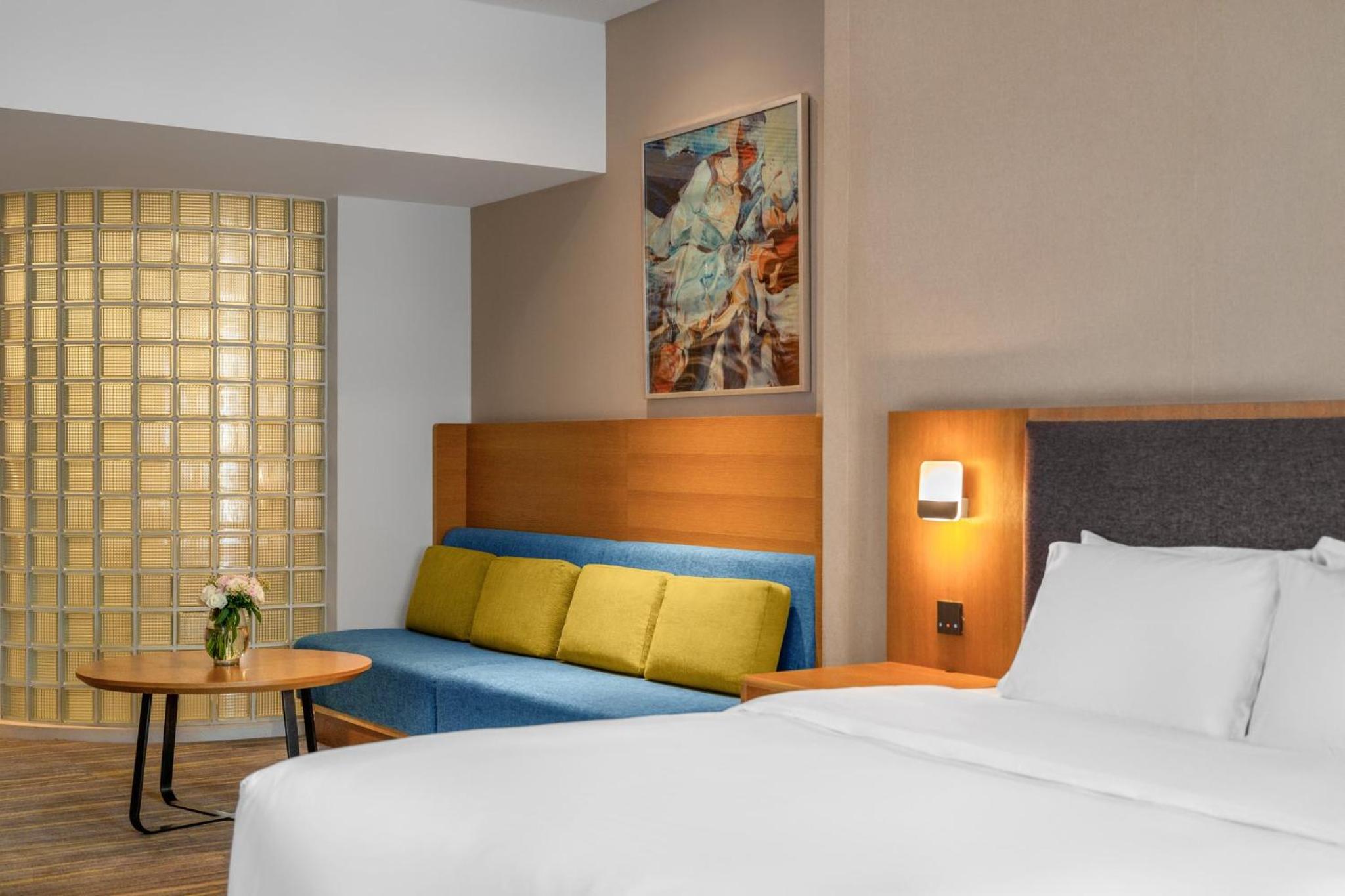 Standard King Room with Extra Floor Space photo 1