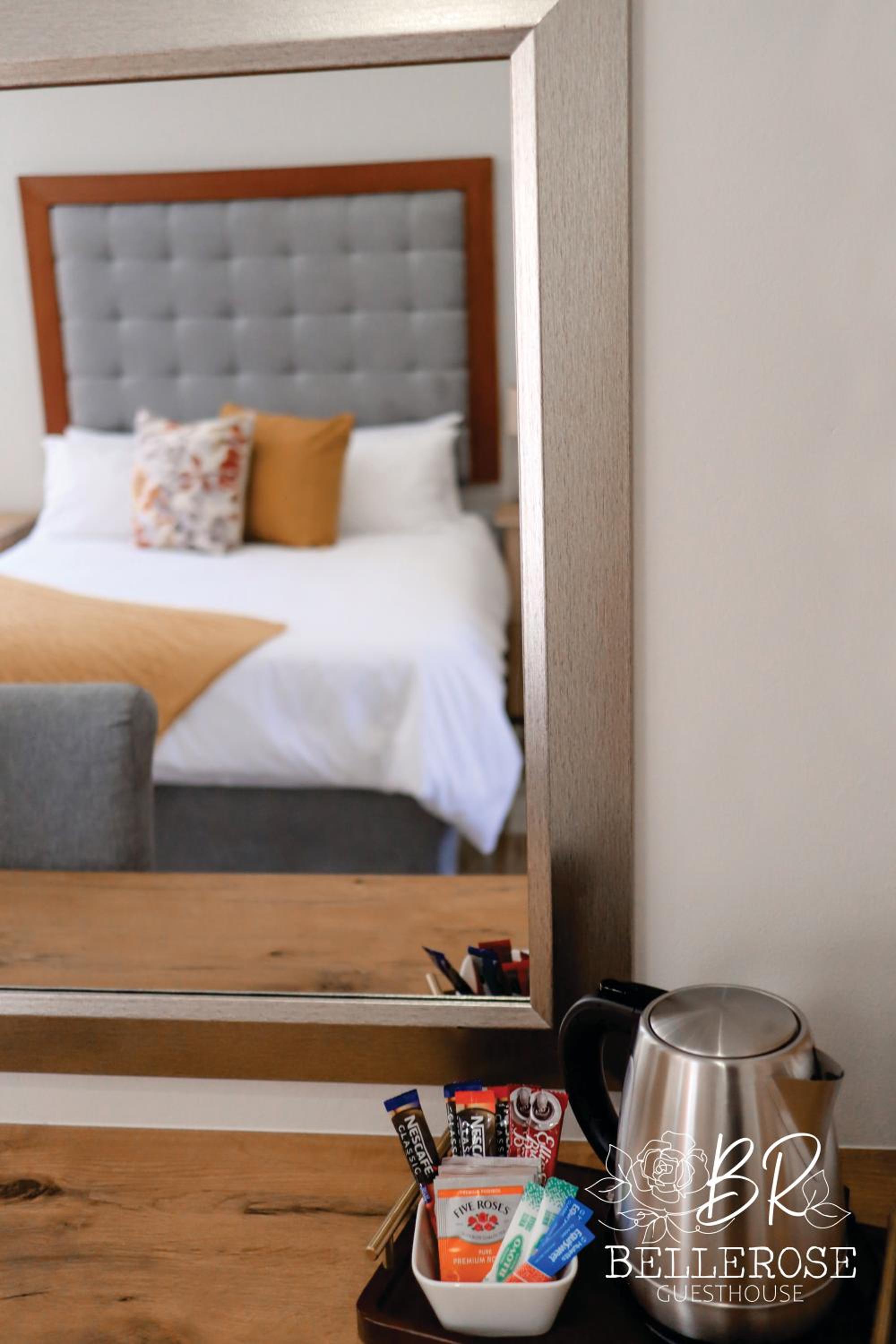 Double Room with Private Bathroom photo 1